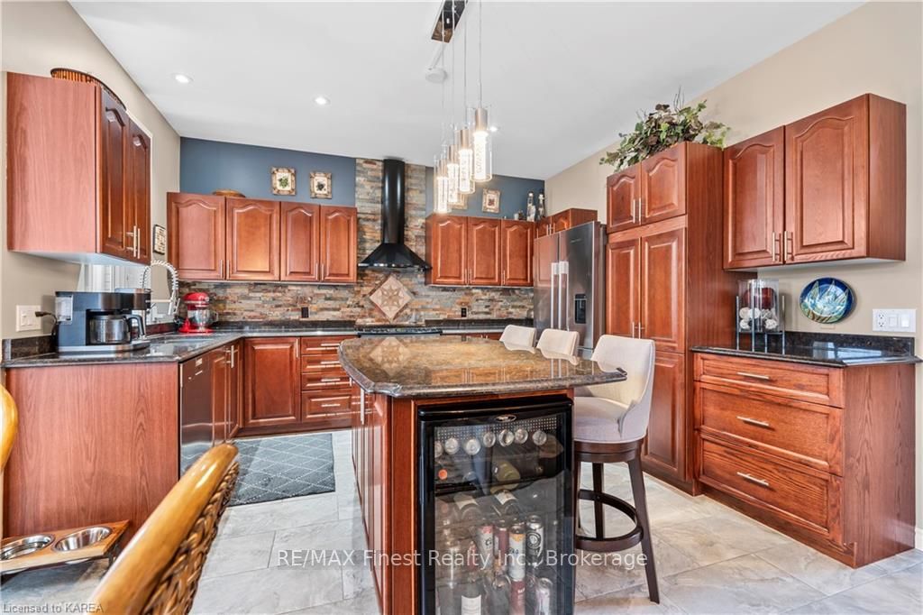 Photo 14 of 124 Nathan Court, Loyalist, Amherstview — HOMEH