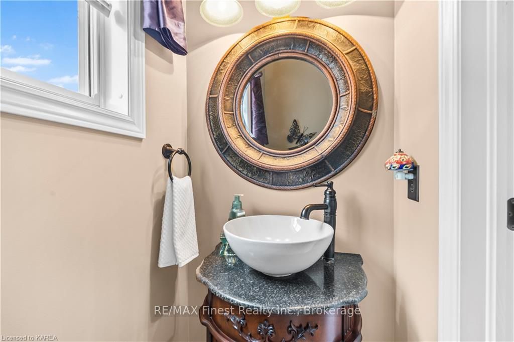Photo 20 of 124 Nathan Court, Loyalist, Amherstview — HOMEH