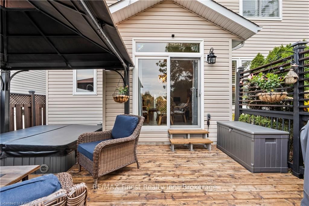 Photo 37 of 124 Nathan Court, Loyalist, Amherstview — HOMEH
