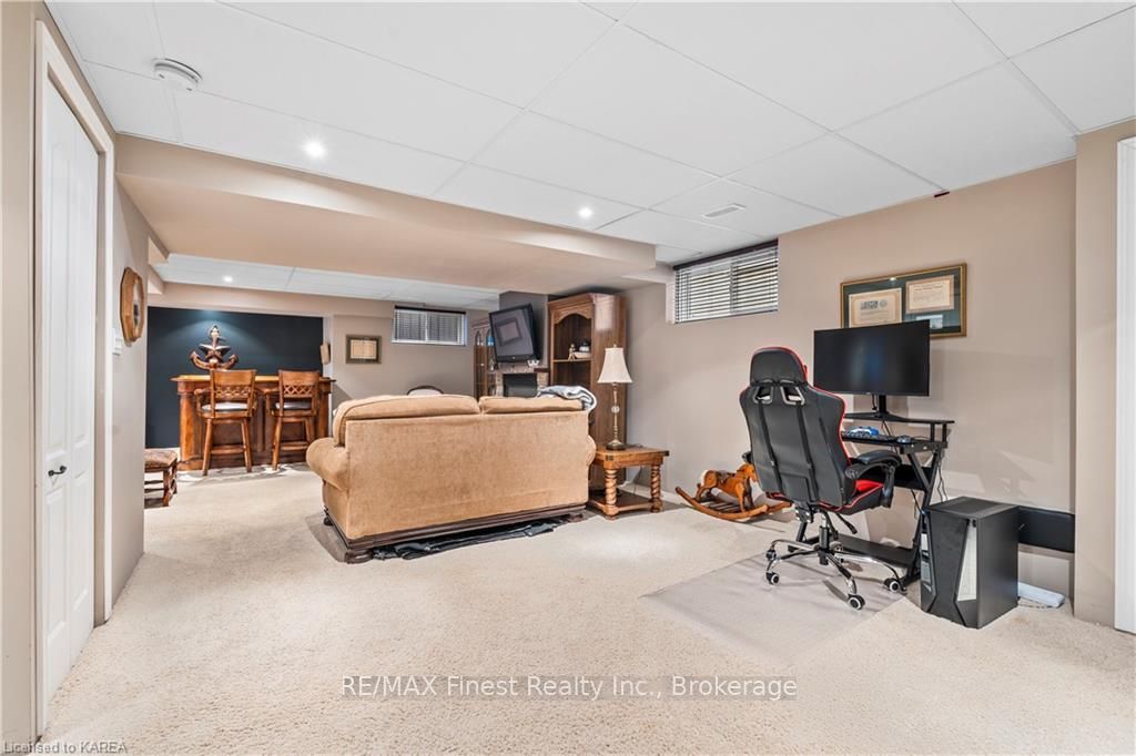 Photo 29 of 124 Nathan Court, Loyalist, Amherstview — HOMEH