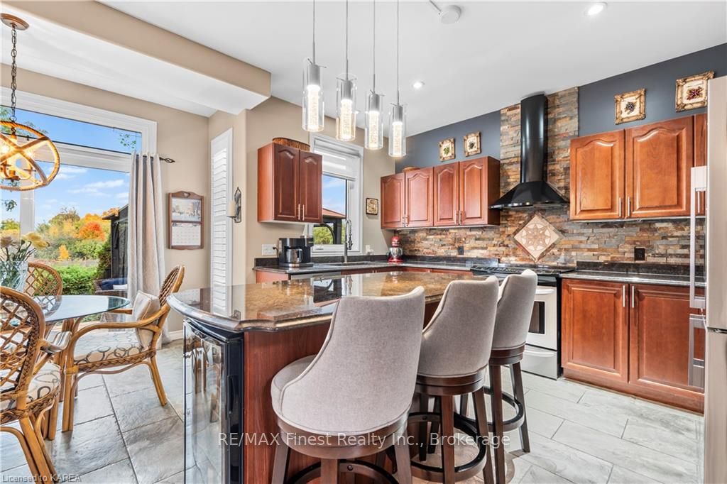 Photo 16 of 124 Nathan Court, Loyalist, Amherstview — HOMEH