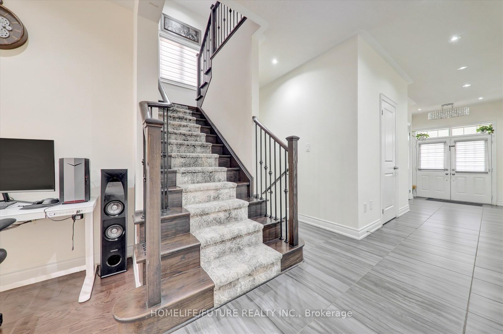 Photo 8 of 52 Mohandas Drive, Markham, Cedarwood — HOMEH