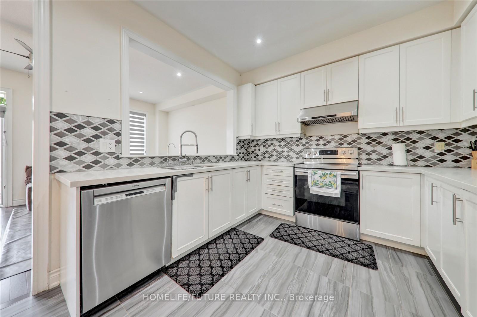 Photo 13 of 52 Mohandas Drive, Markham, Cedarwood — HOMEH