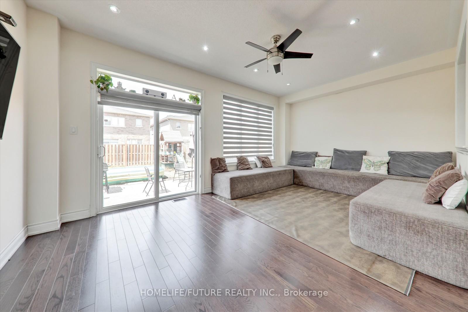 Photo 15 of 52 Mohandas Drive, Markham, Cedarwood — HOMEH