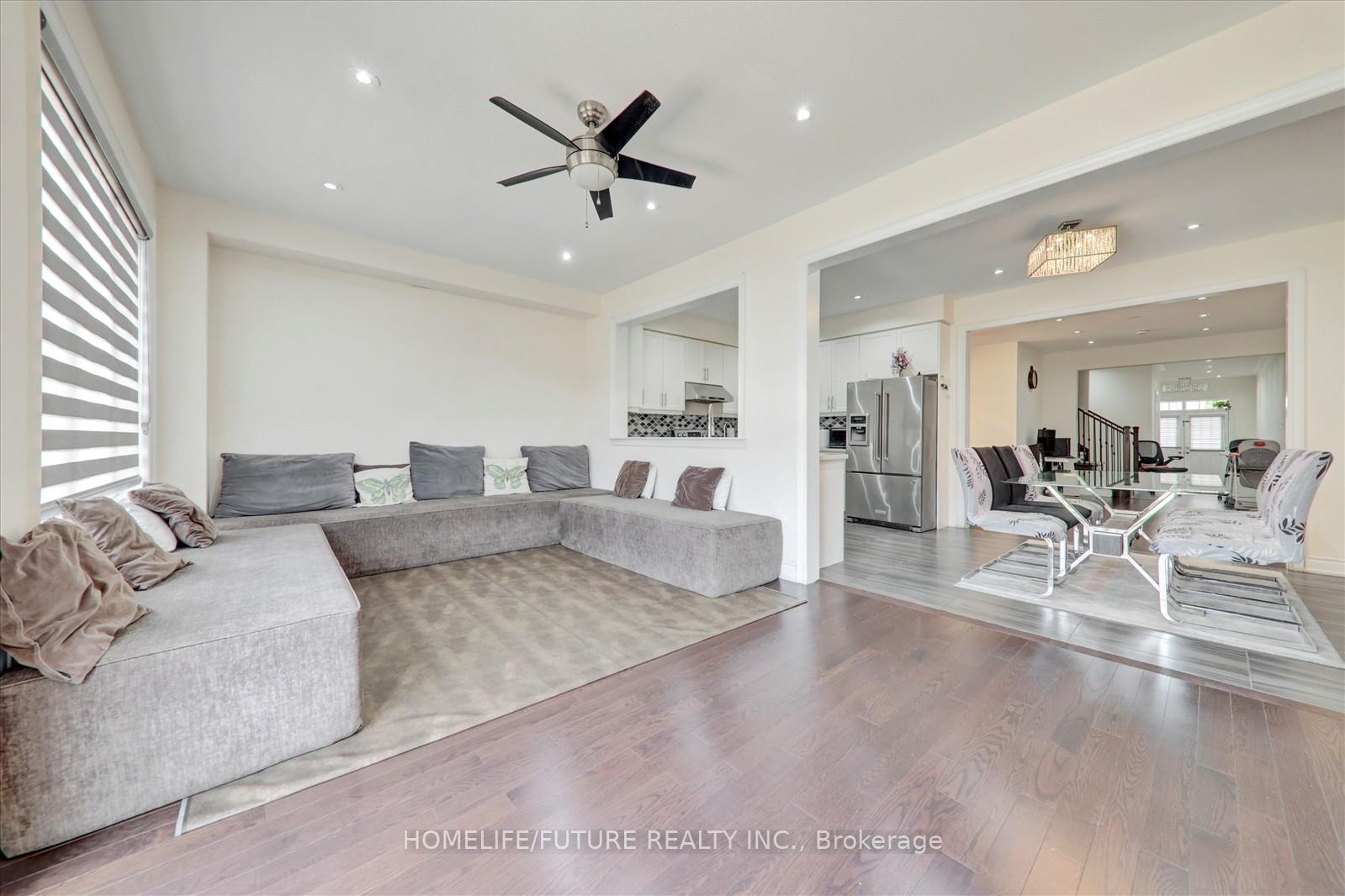 Photo 16 of 52 Mohandas Drive, Markham, Cedarwood — HOMEH