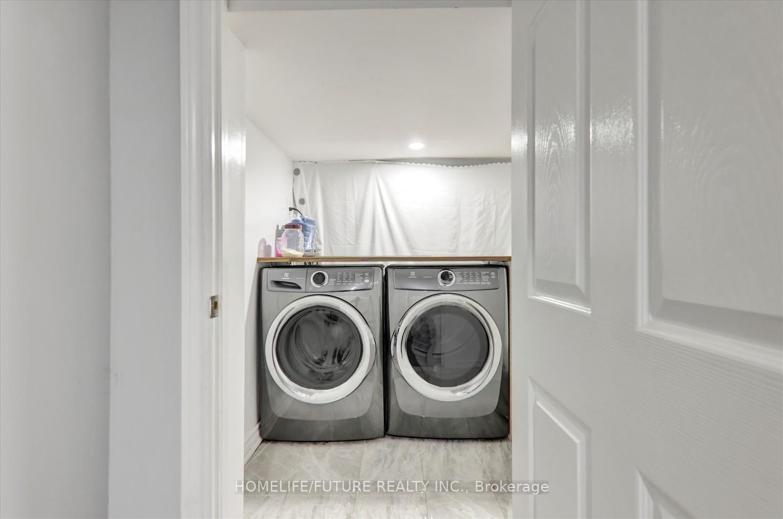 Photo 37 of 52 Mohandas Drive, Markham, Cedarwood — HOMEH
