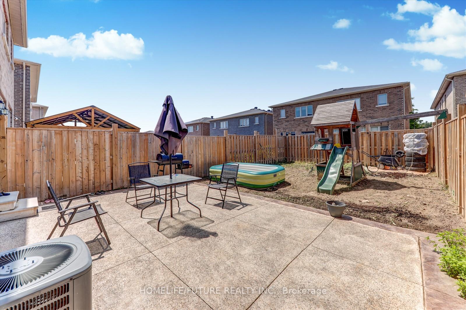 Photo 39 of 52 Mohandas Drive, Markham, Cedarwood — HOMEH