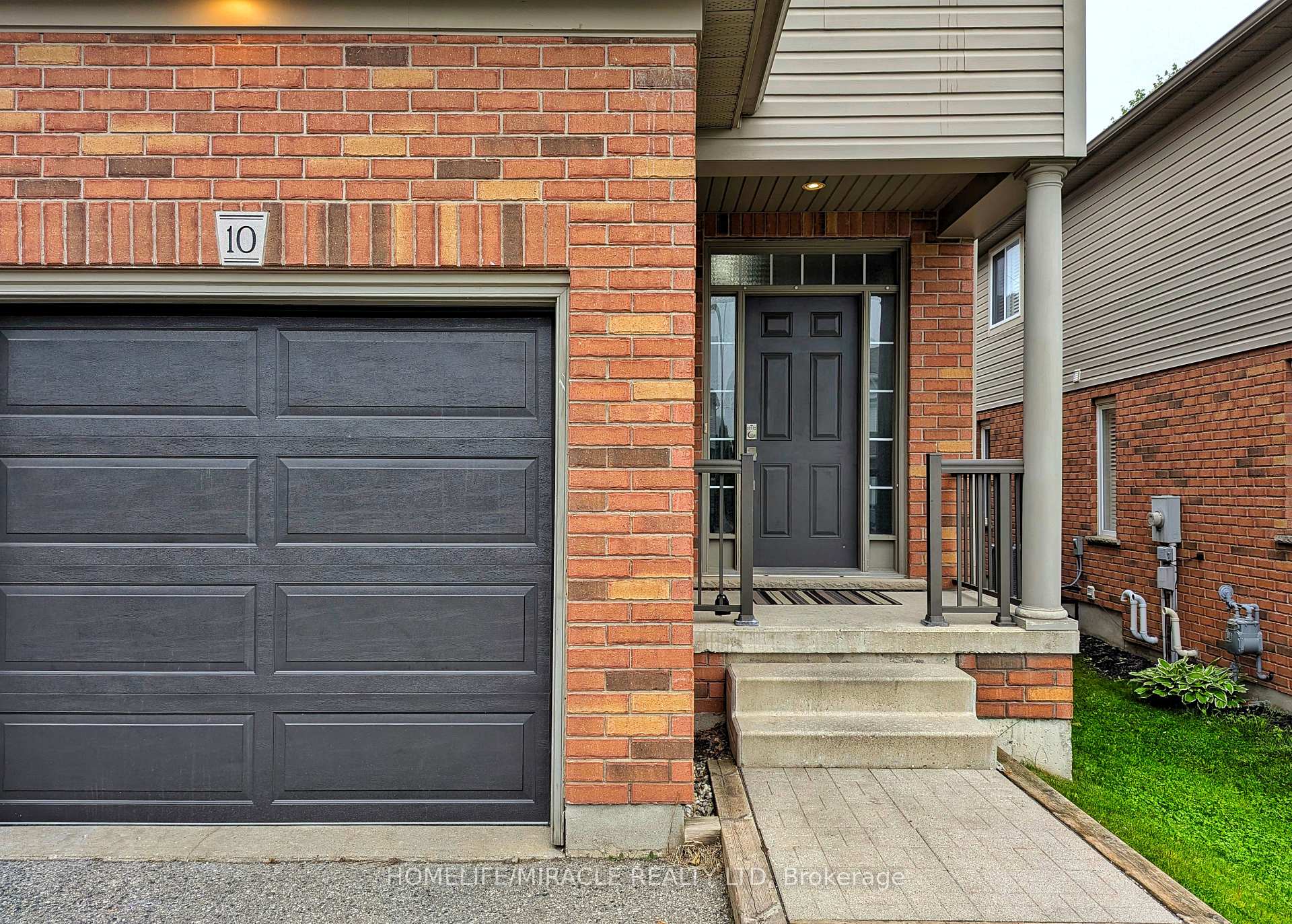 Photo 2 of 10 Tudor Street, Kitchener — HOMEH