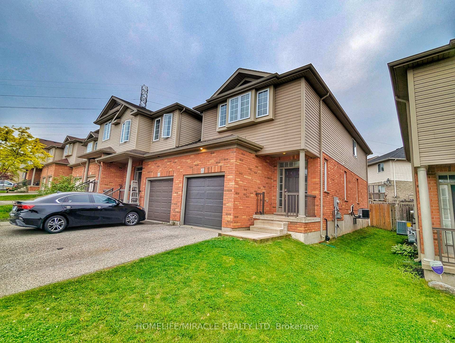 Photo 3 of 10 Tudor Street, Kitchener — HOMEH