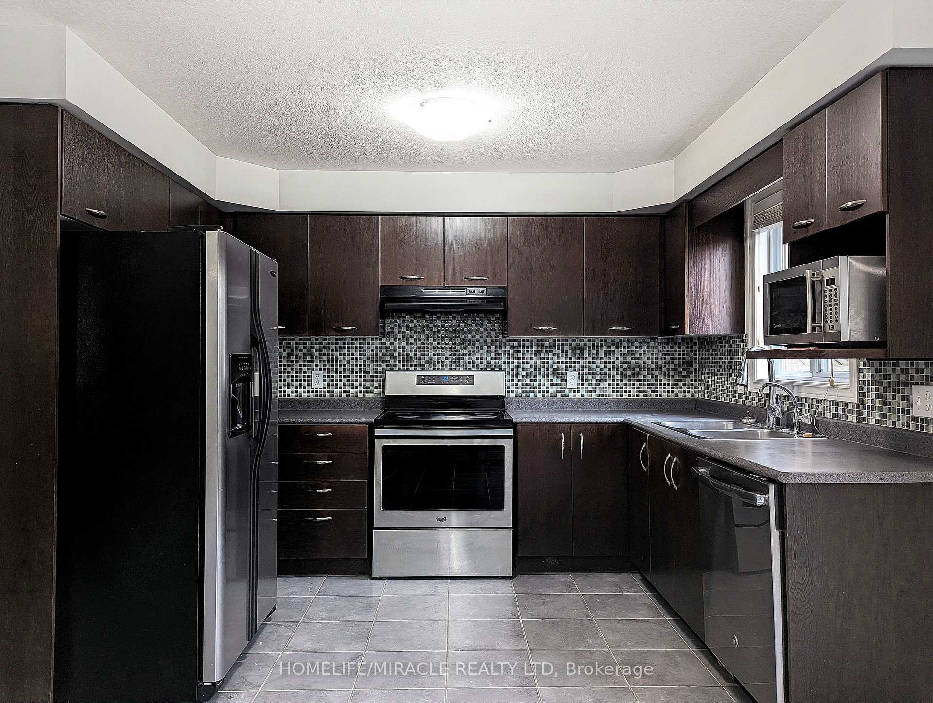 Photo 8 of 10 Tudor Street, Kitchener — HOMEH