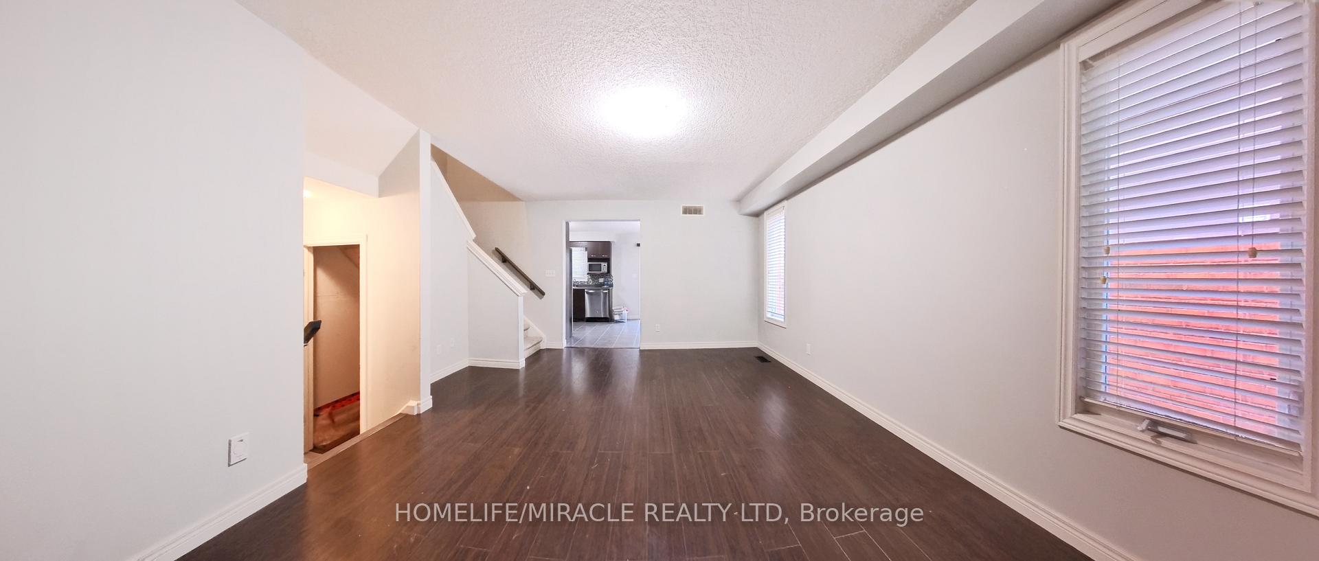 Photo 17 of 10 Tudor Street, Kitchener — HOMEH