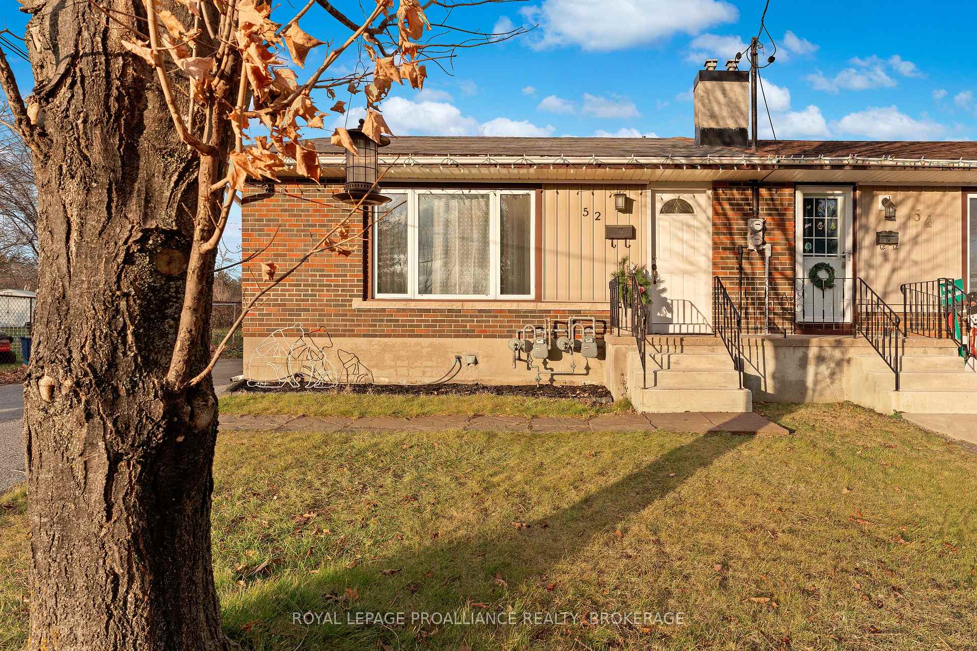Photo 3 of 52 Morden Crescent, Loyalist, Amherstview — HOMEH