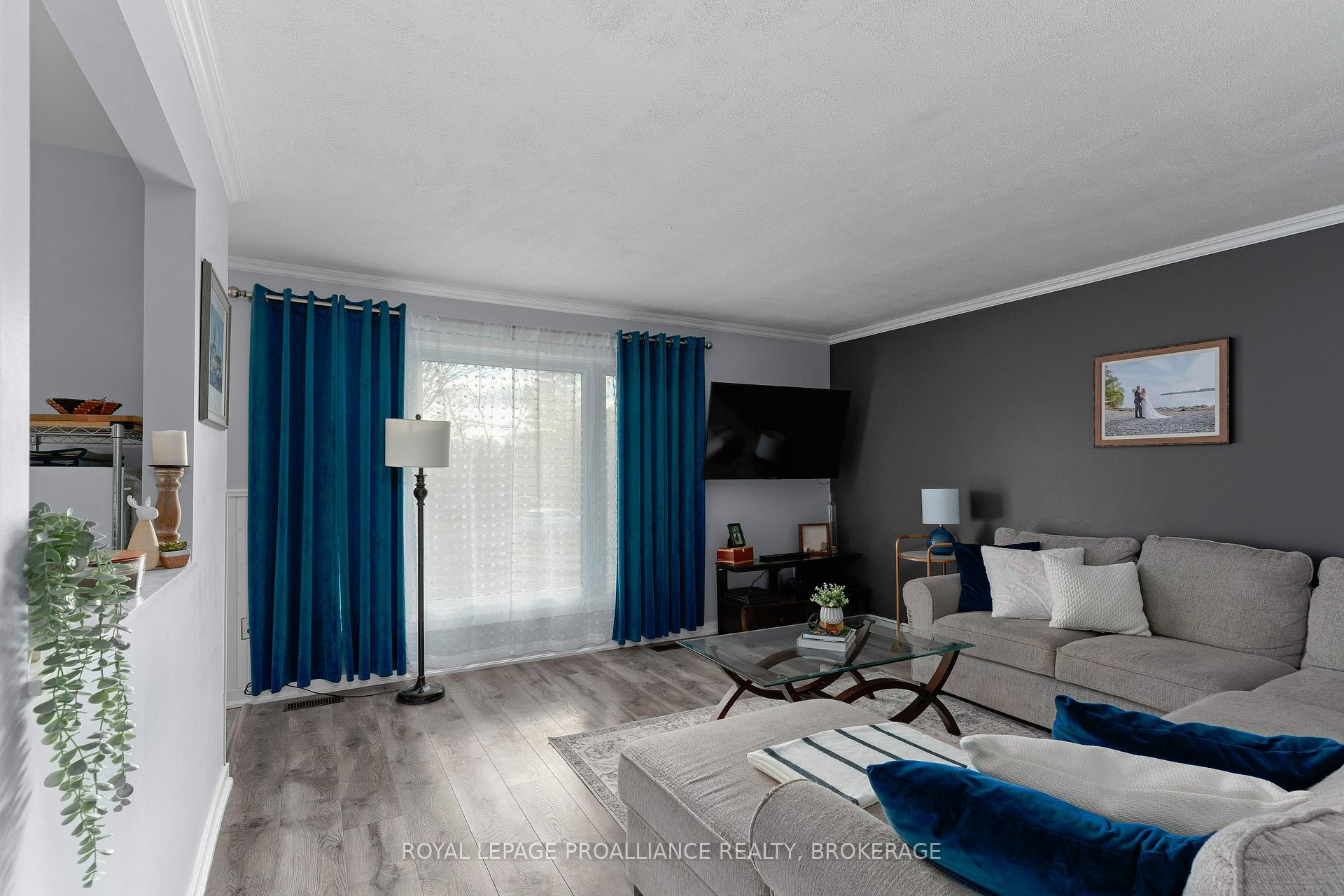 Photo 6 of 52 Morden Crescent, Loyalist, Amherstview — HOMEH