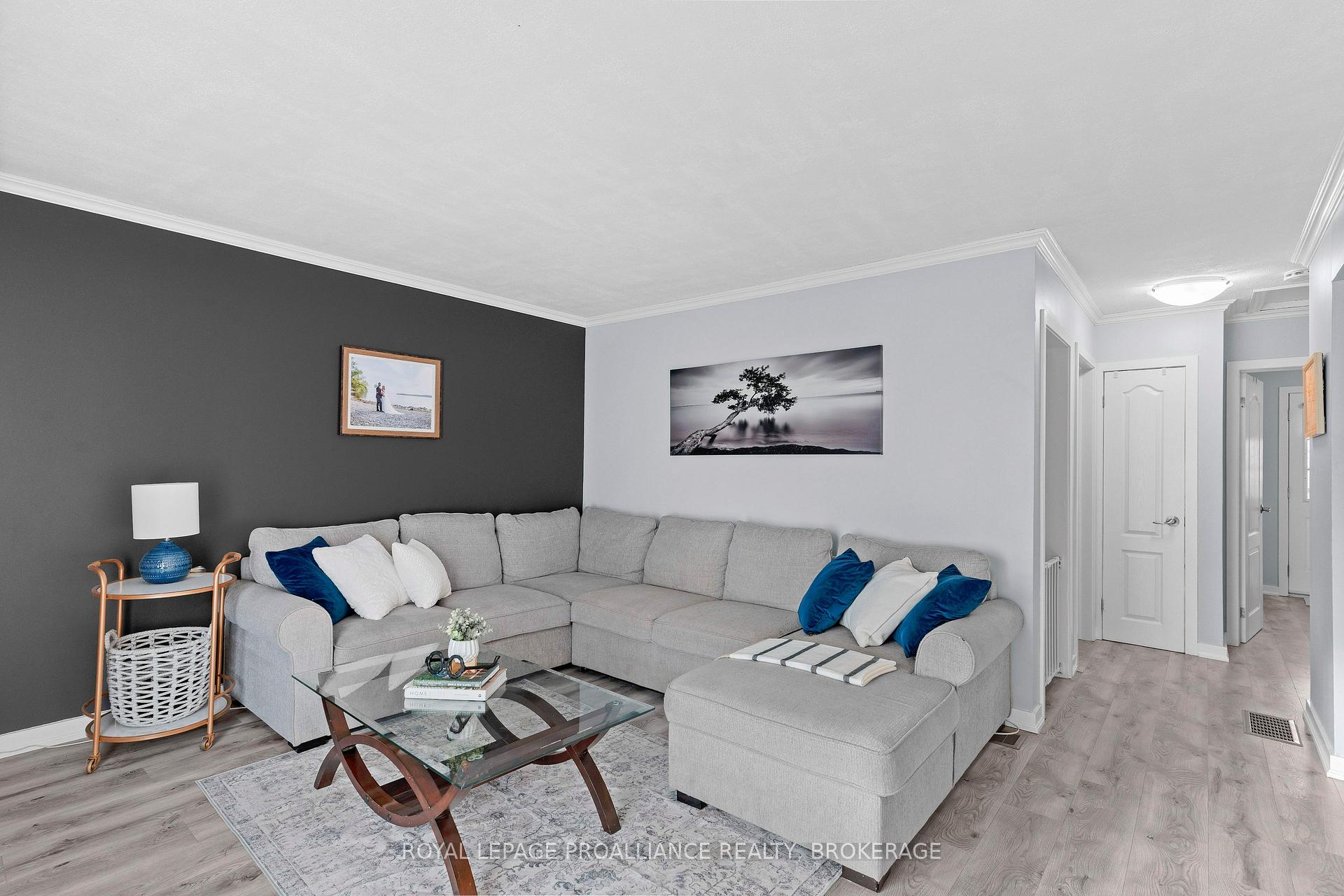 Photo 7 of 52 Morden Crescent, Loyalist, Amherstview — HOMEH