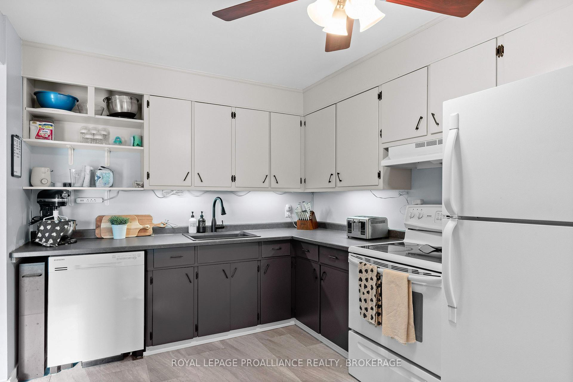 Photo 8 of 52 Morden Crescent, Loyalist, Amherstview — HOMEH