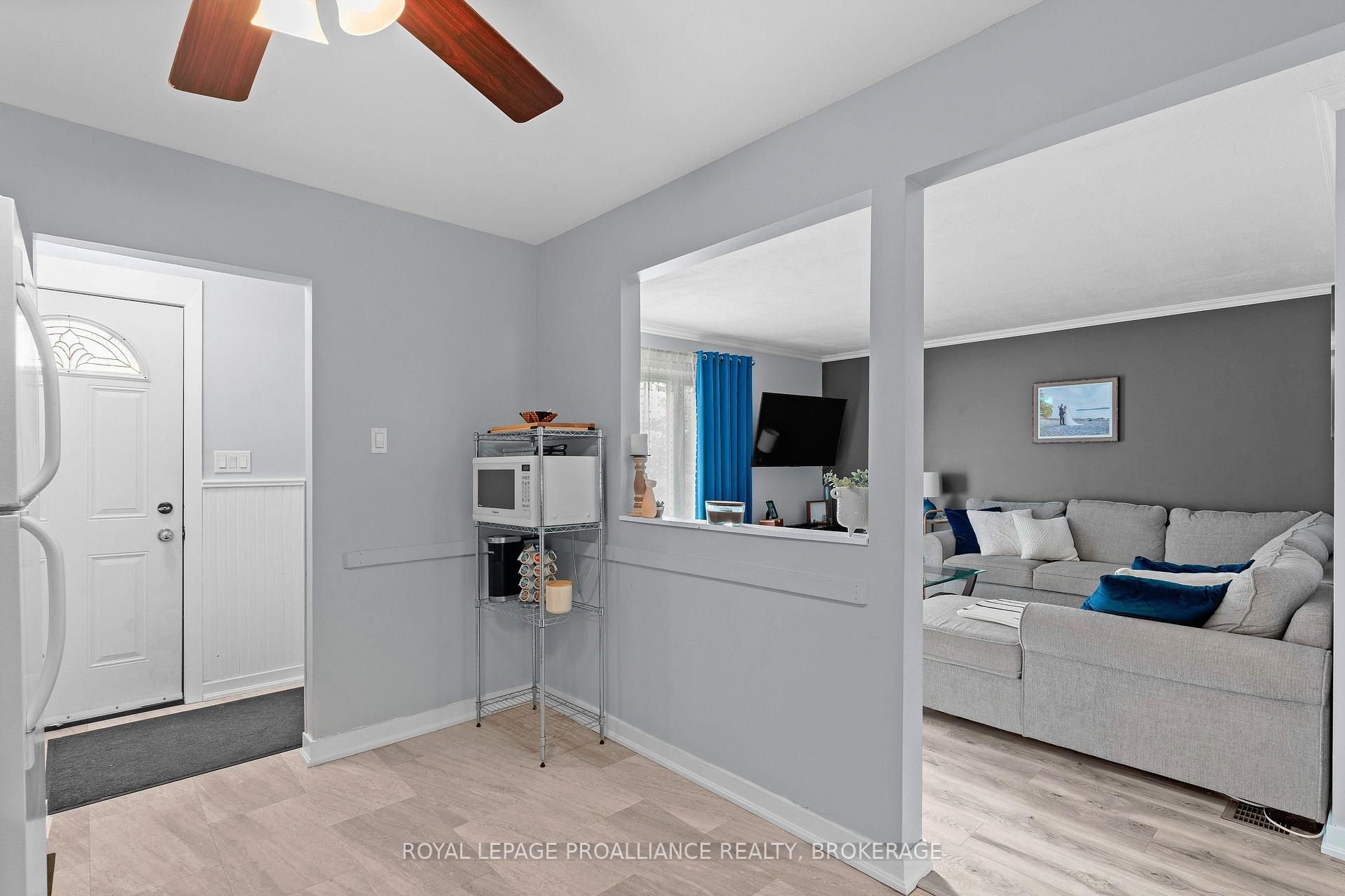 Photo 9 of 52 Morden Crescent, Loyalist, Amherstview — HOMEH