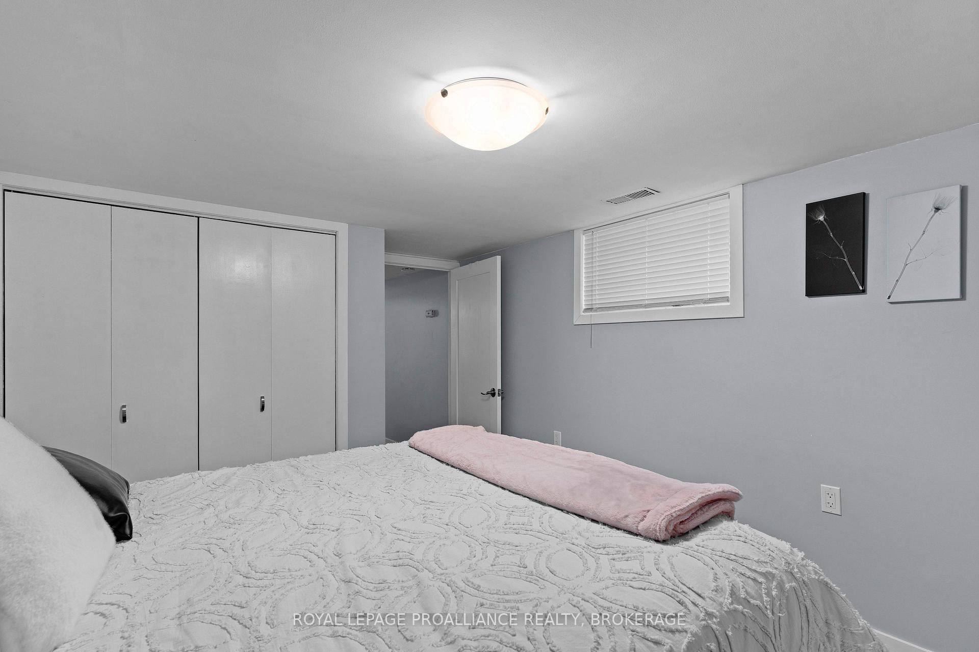 Photo 11 of 52 Morden Crescent, Loyalist, Amherstview — HOMEH