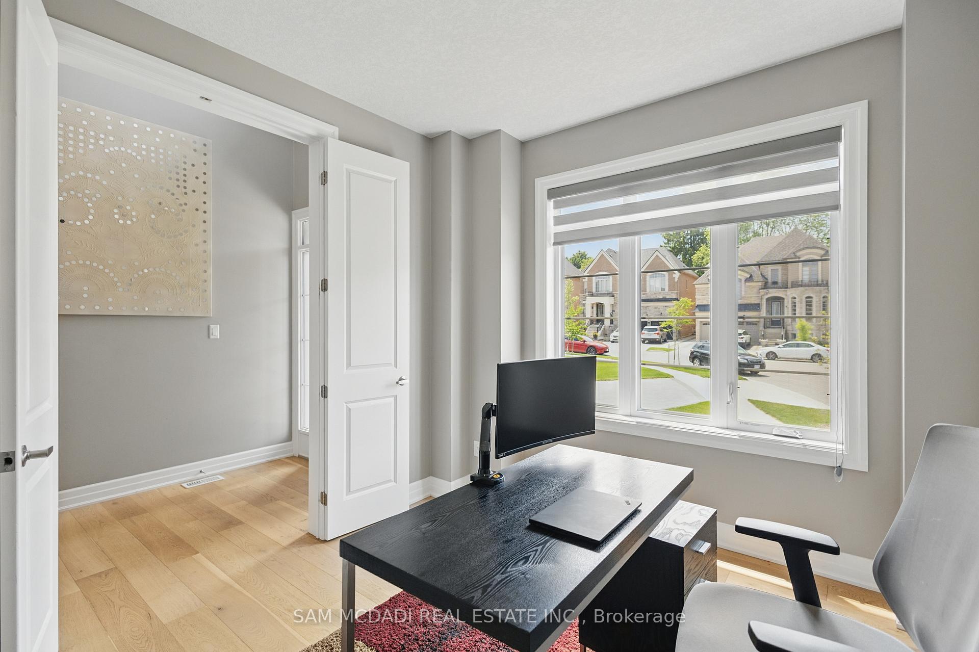 Photo 4 of 920 Pondcliffe Drive, Kitchener — HOMEH