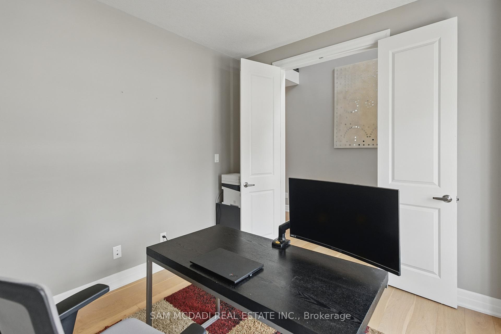 Photo 5 of 920 Pondcliffe Drive, Kitchener — HOMEH