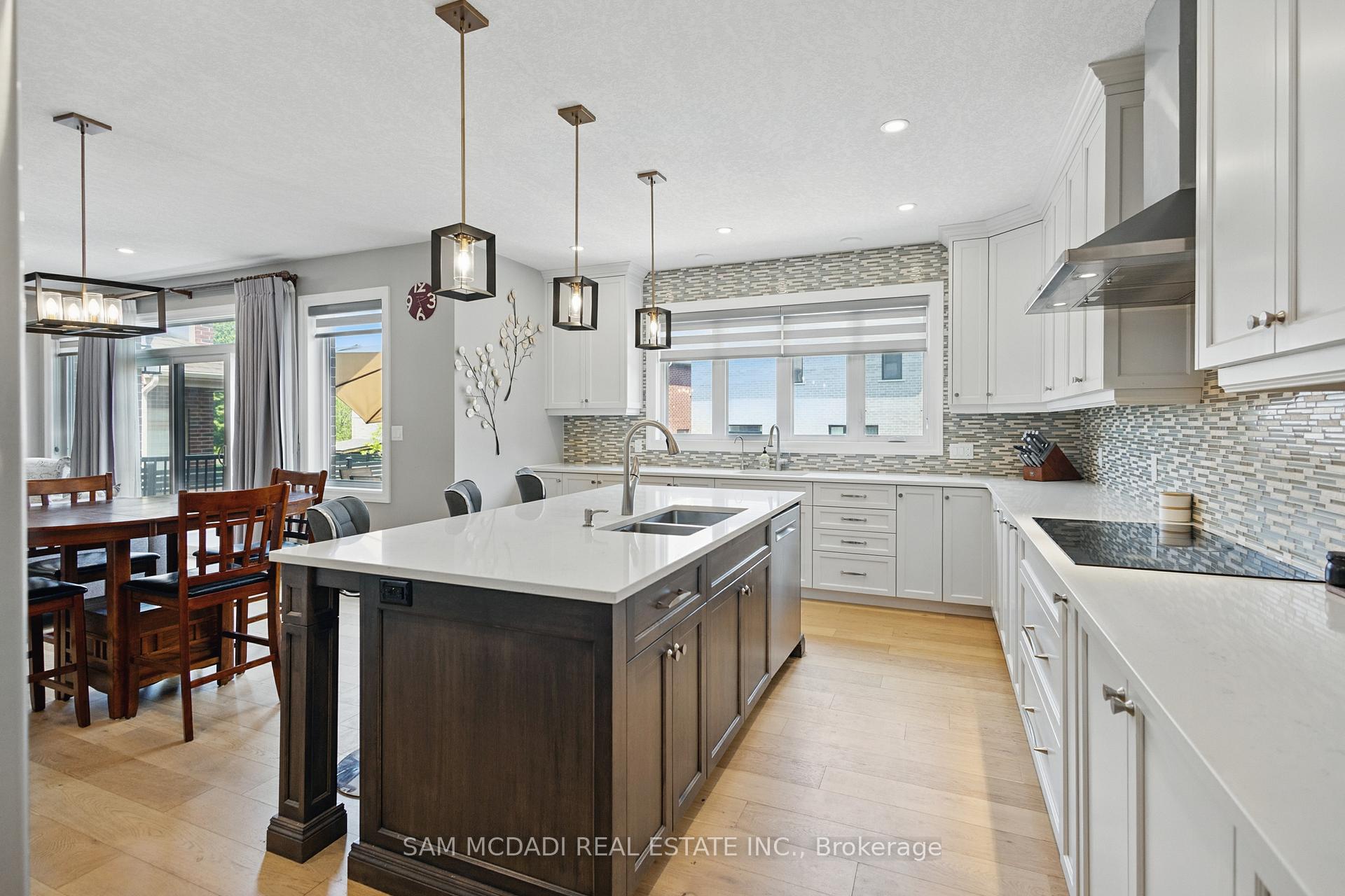 Photo 16 of 920 Pondcliffe Drive, Kitchener — HOMEH