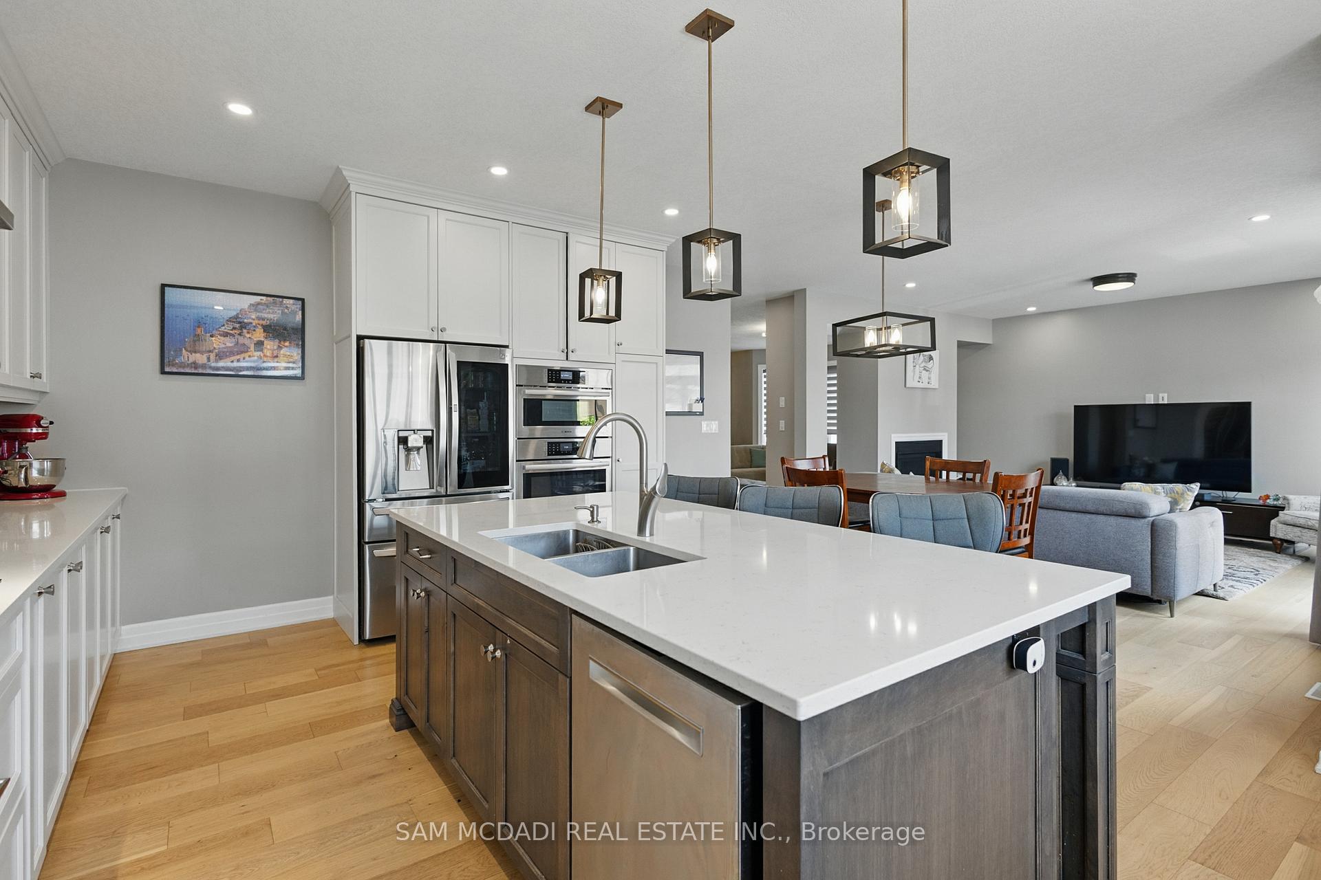 Photo 17 of 920 Pondcliffe Drive, Kitchener — HOMEH