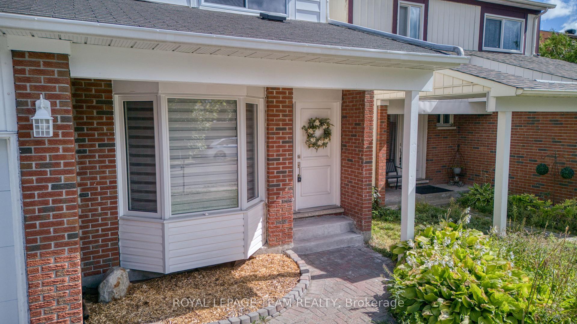 Photo 3 of 21 Equestrian Drive, Ottawa, Kanata - Bridlewood — HOMEH