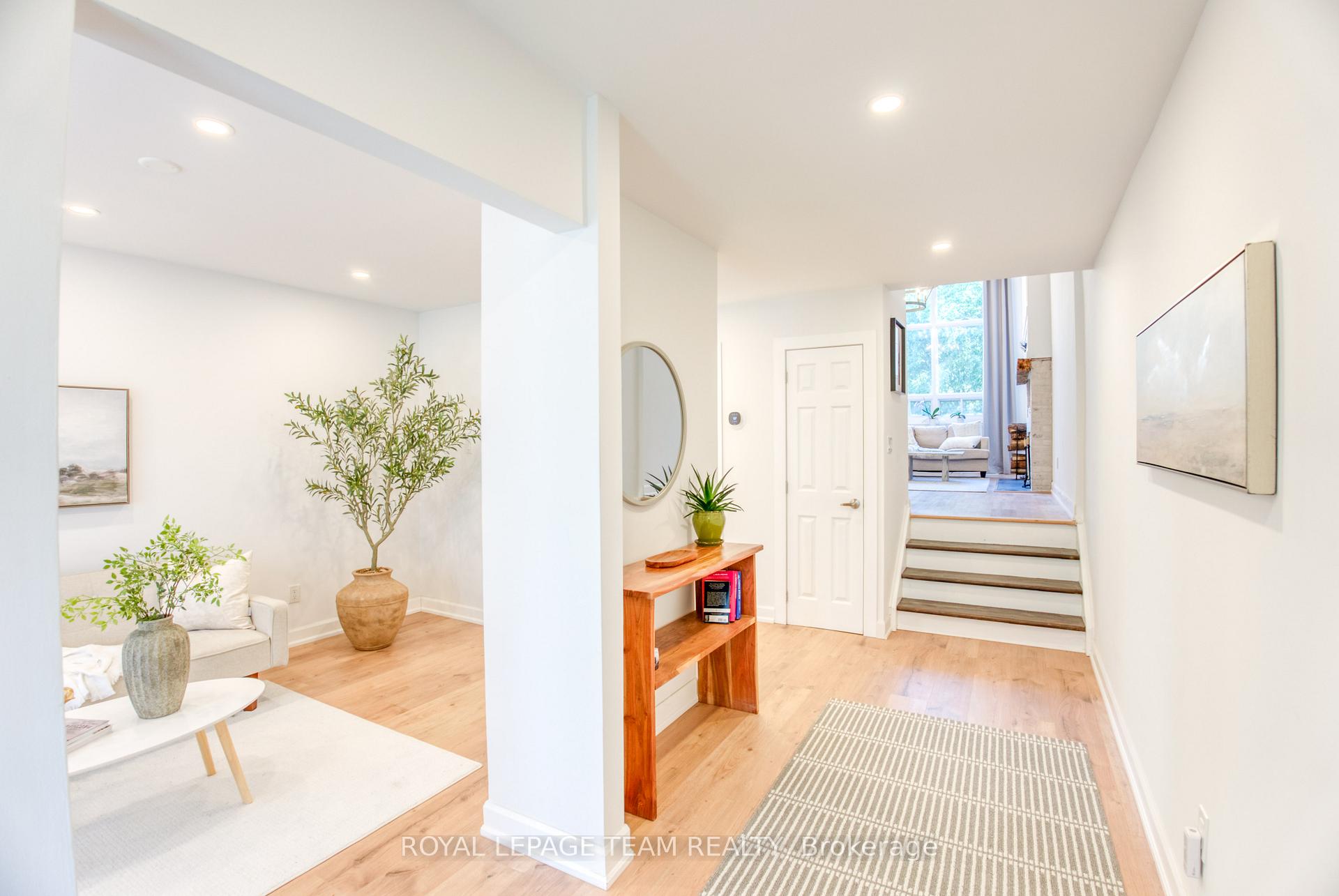 Photo 5 of 21 Equestrian Drive, Ottawa, Kanata - Bridlewood — HOMEH