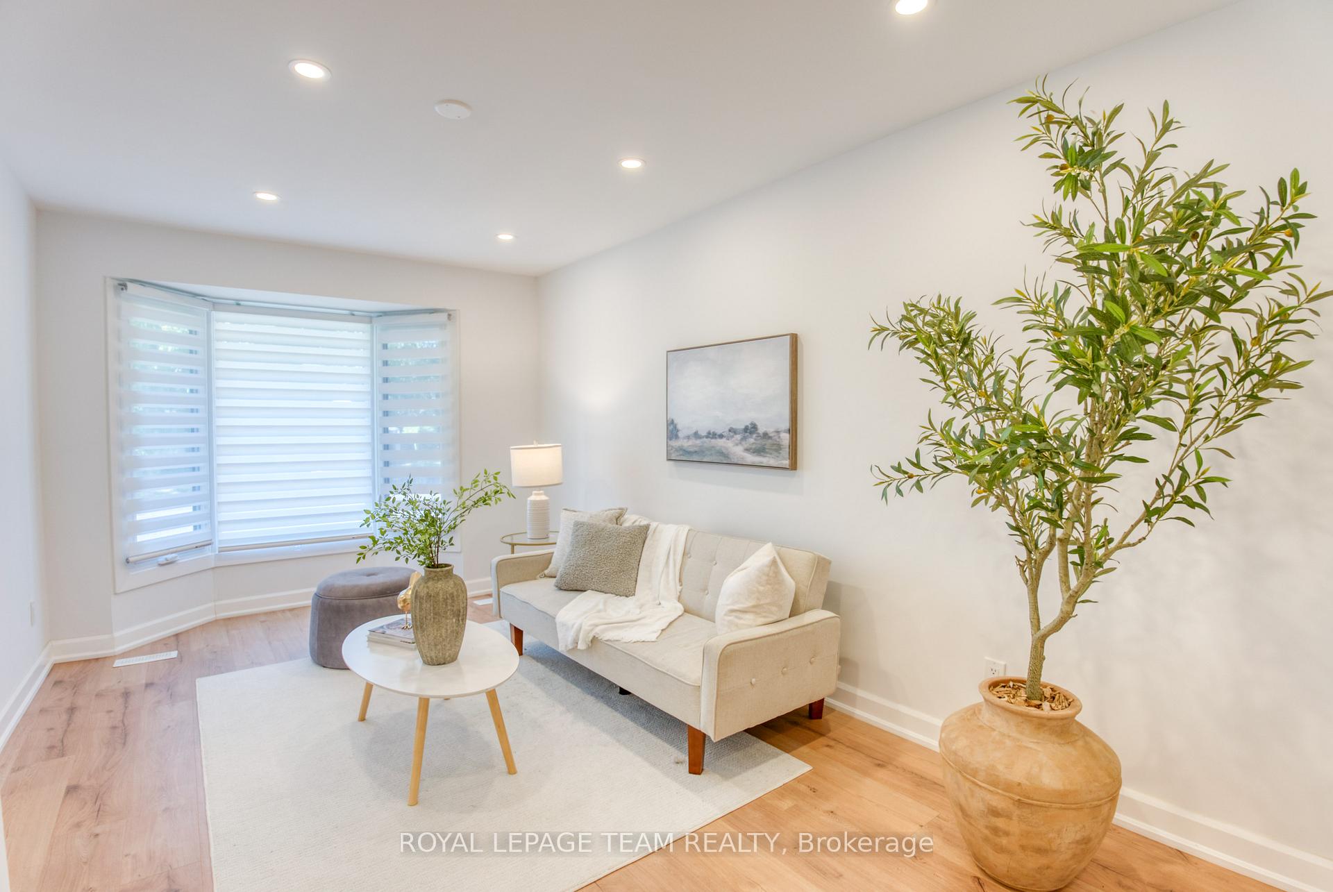 Photo 6 of 21 Equestrian Drive, Ottawa, Kanata - Bridlewood — HOMEH