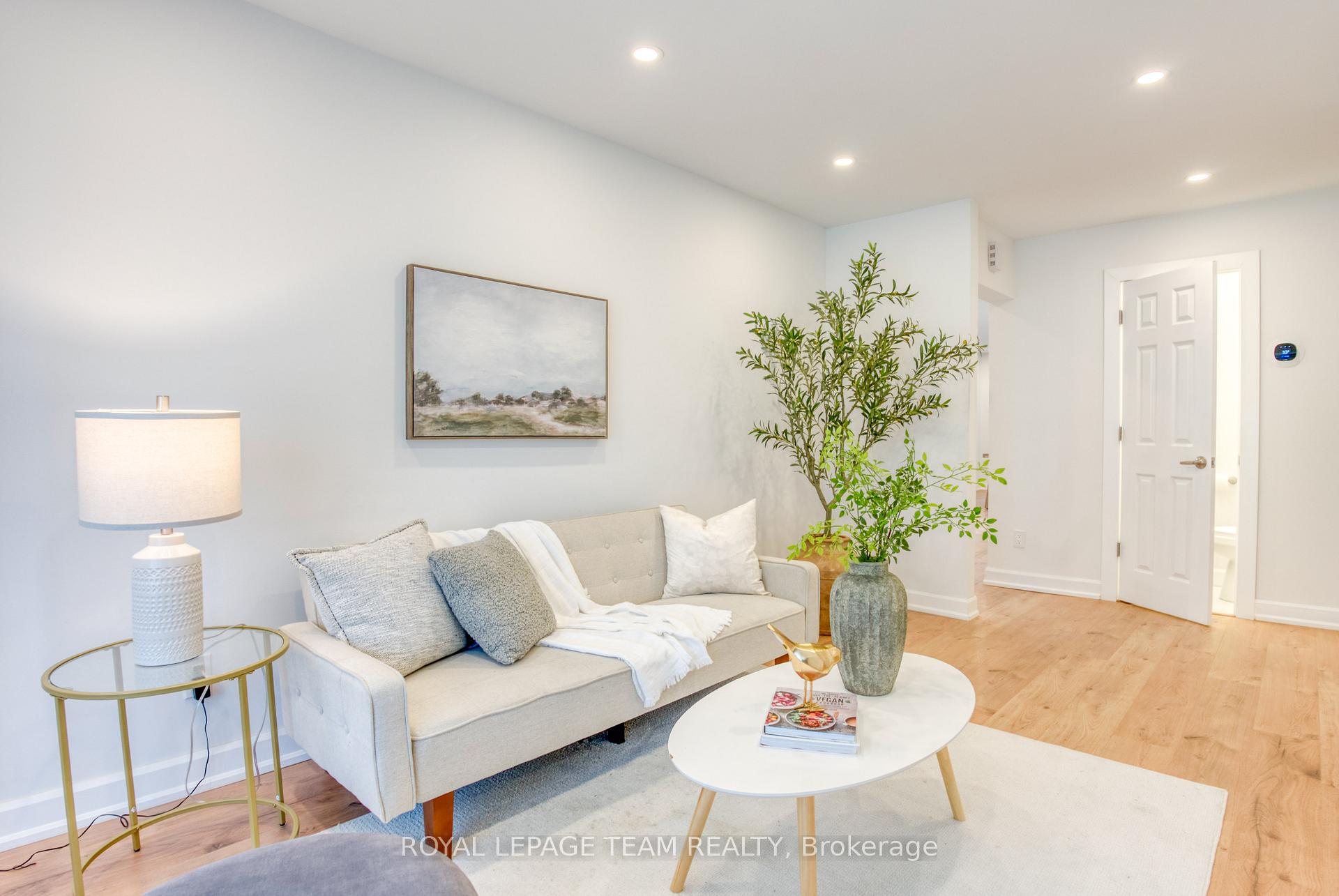 Photo 7 of 21 Equestrian Drive, Ottawa, Kanata - Bridlewood — HOMEH