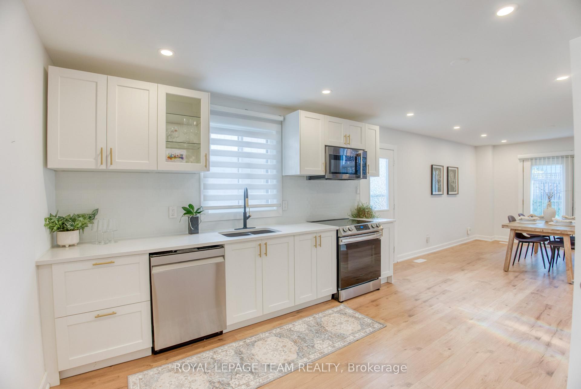 Photo 13 of 21 Equestrian Drive, Ottawa, Kanata - Bridlewood — HOMEH