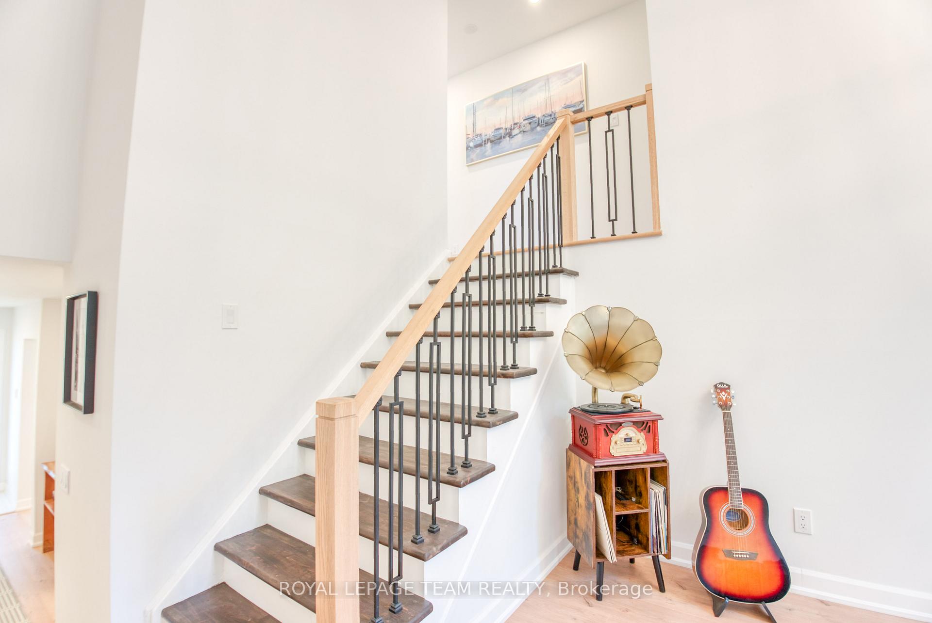Photo 22 of 21 Equestrian Drive, Ottawa, Kanata - Bridlewood — HOMEH