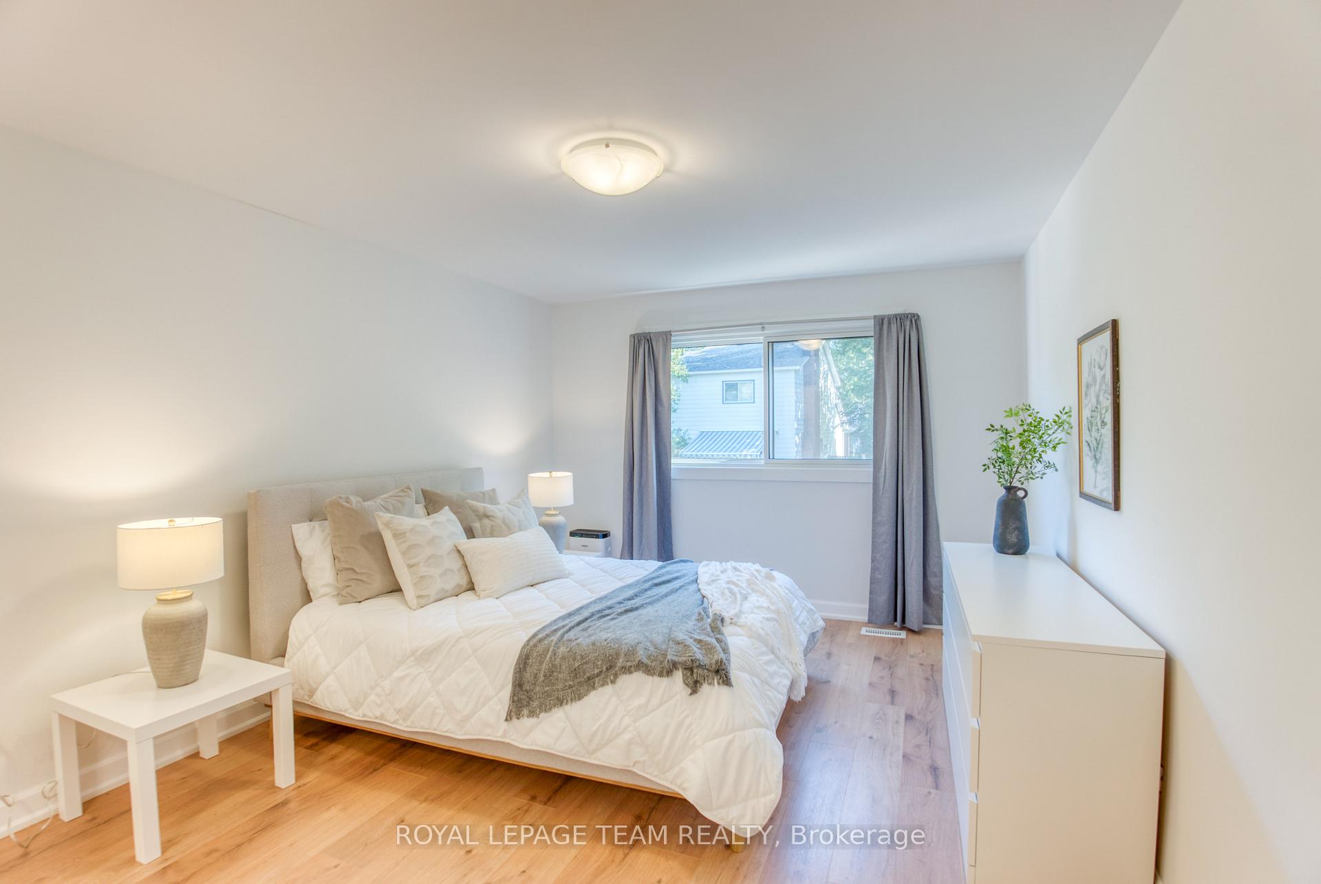 Photo 24 of 21 Equestrian Drive, Ottawa, Kanata - Bridlewood — HOMEH