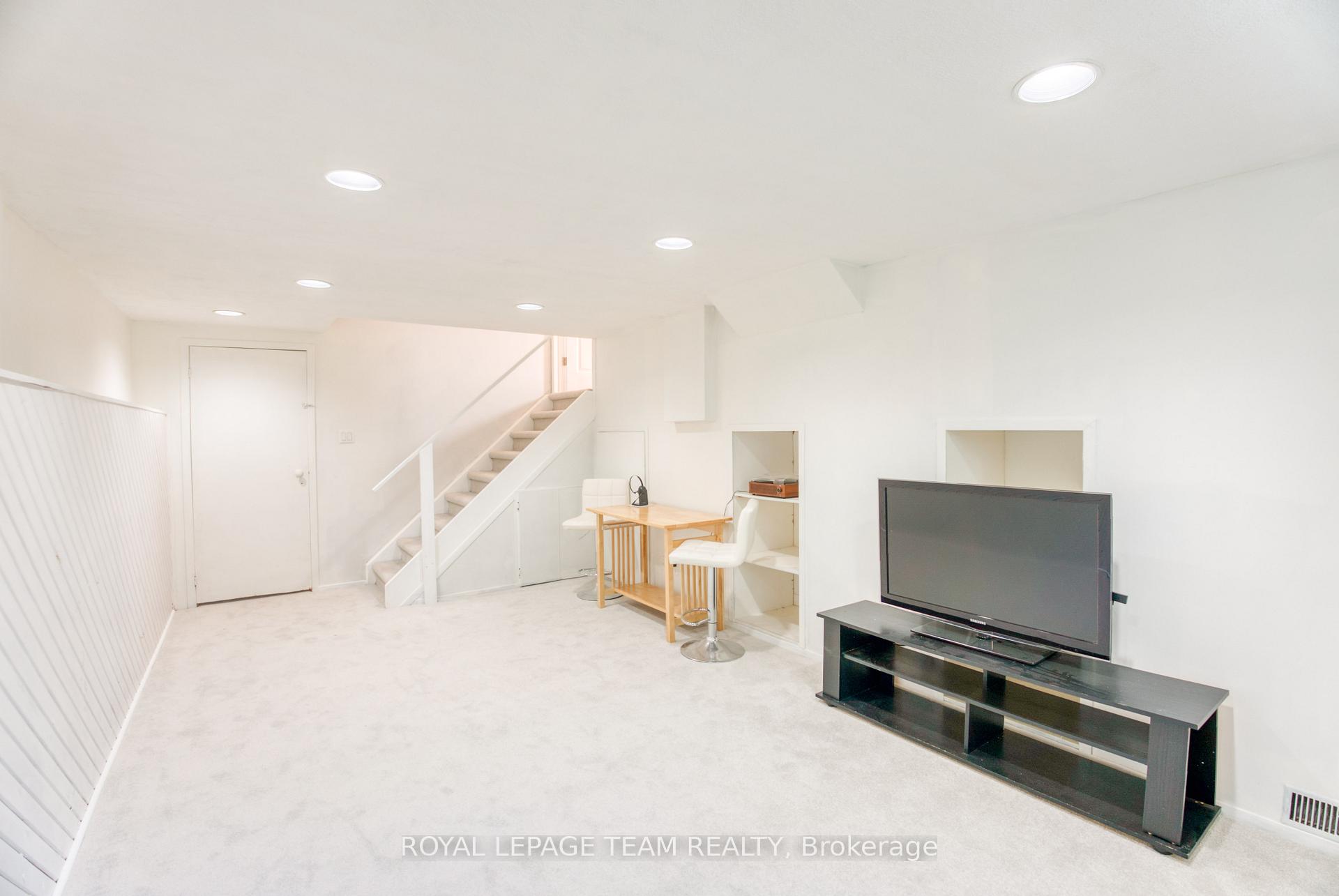 Photo 35 of 21 Equestrian Drive, Ottawa, Kanata - Bridlewood — HOMEH