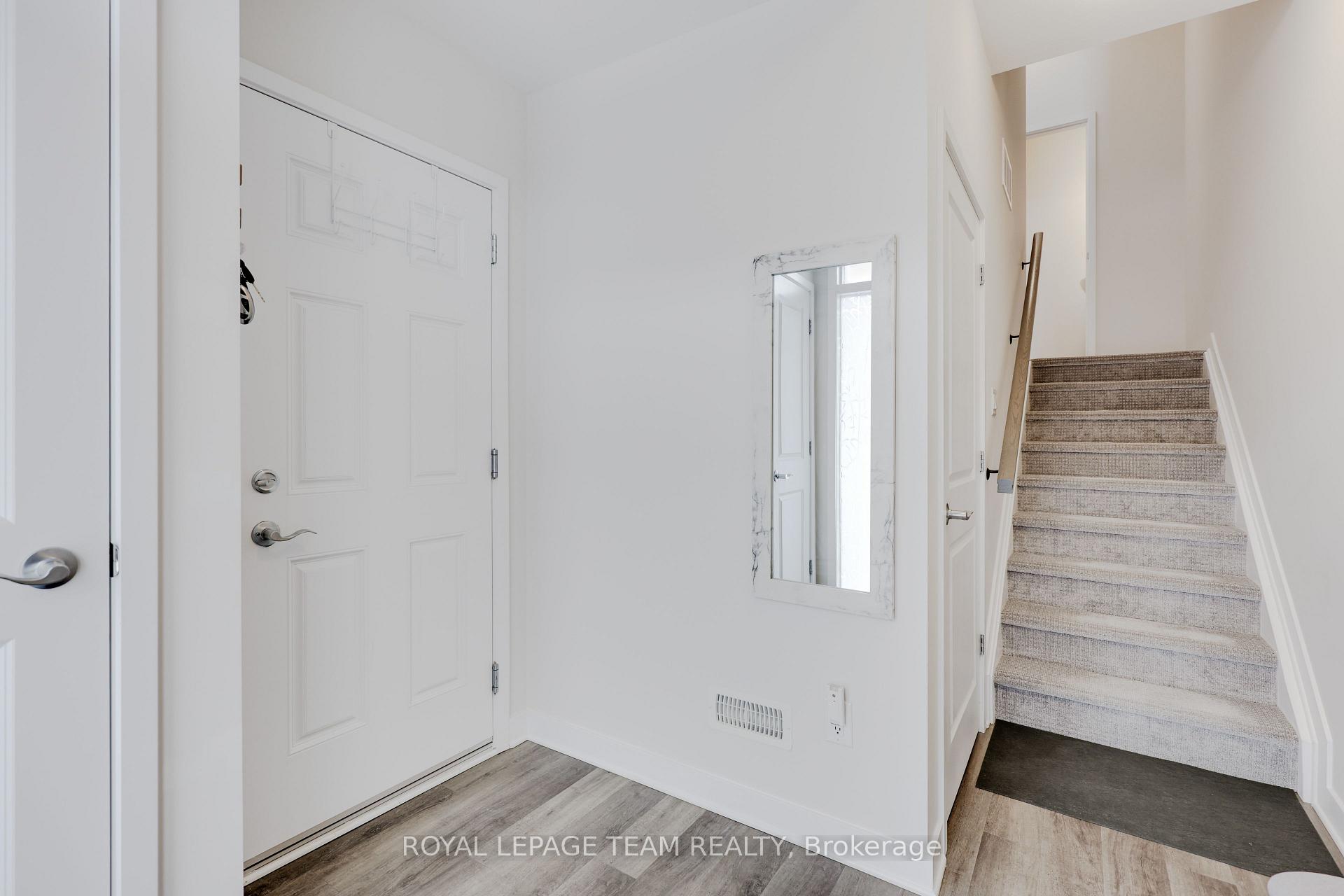 Photo 4 of 180 Visor Private, Ottawa, Kanata - Emerald Meadows/Trailwest — HOMEH