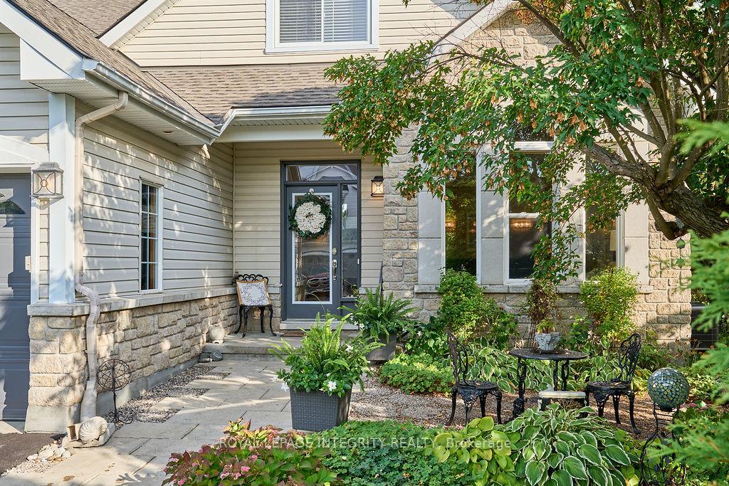 Photo 2 of 21 Insmill Crescent, Ottawa, Kanata - Kanata Lakes/Heritage Hills — HOMEH