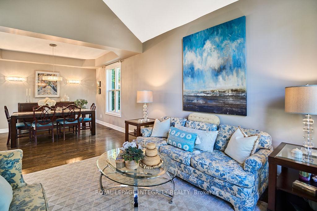 Photo 8 of 21 Insmill Crescent, Ottawa, Kanata - Kanata Lakes/Heritage Hills — HOMEH