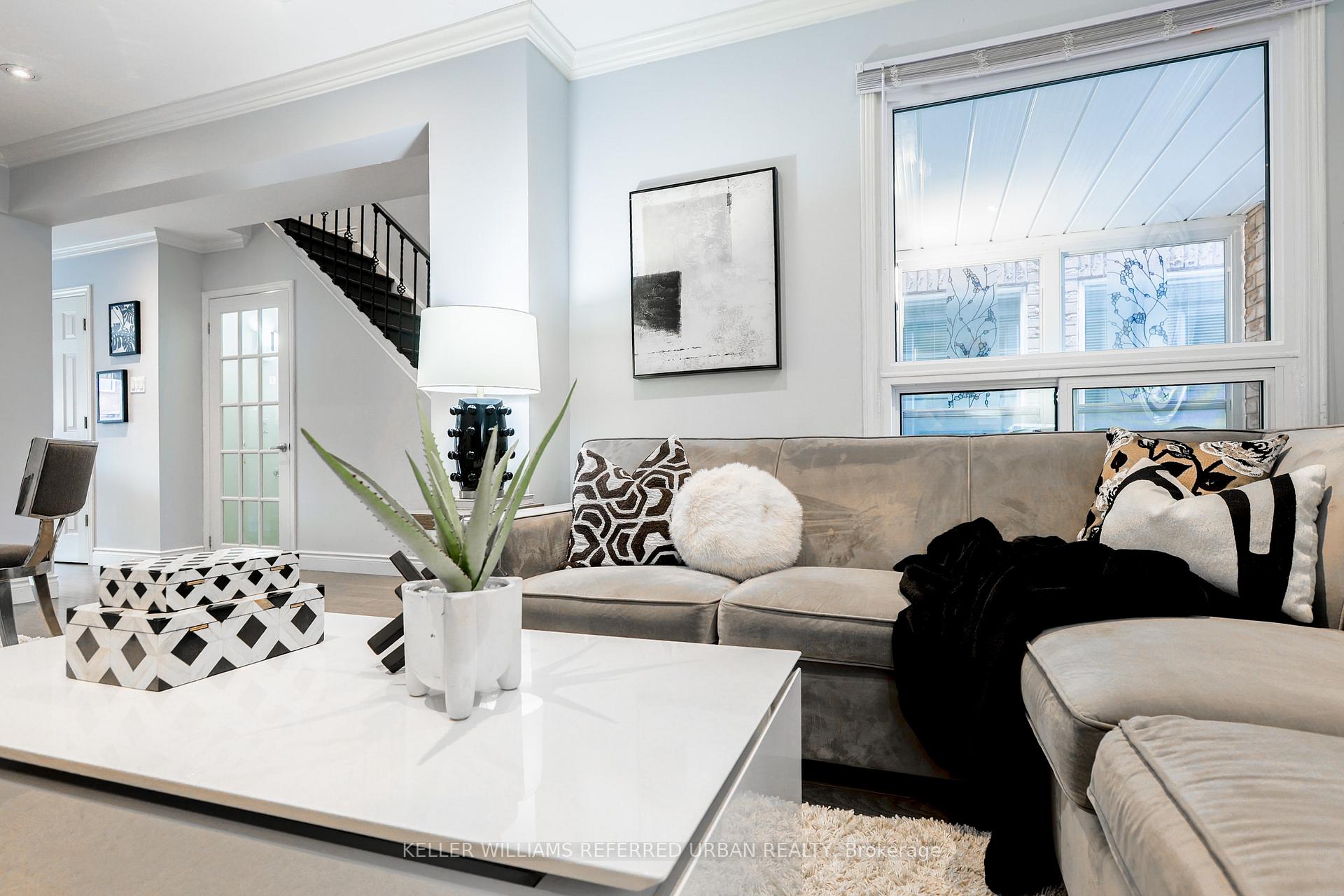Photo 9 of 22 Kyla Crescent, Markham, Milliken Mills East — HOMEH