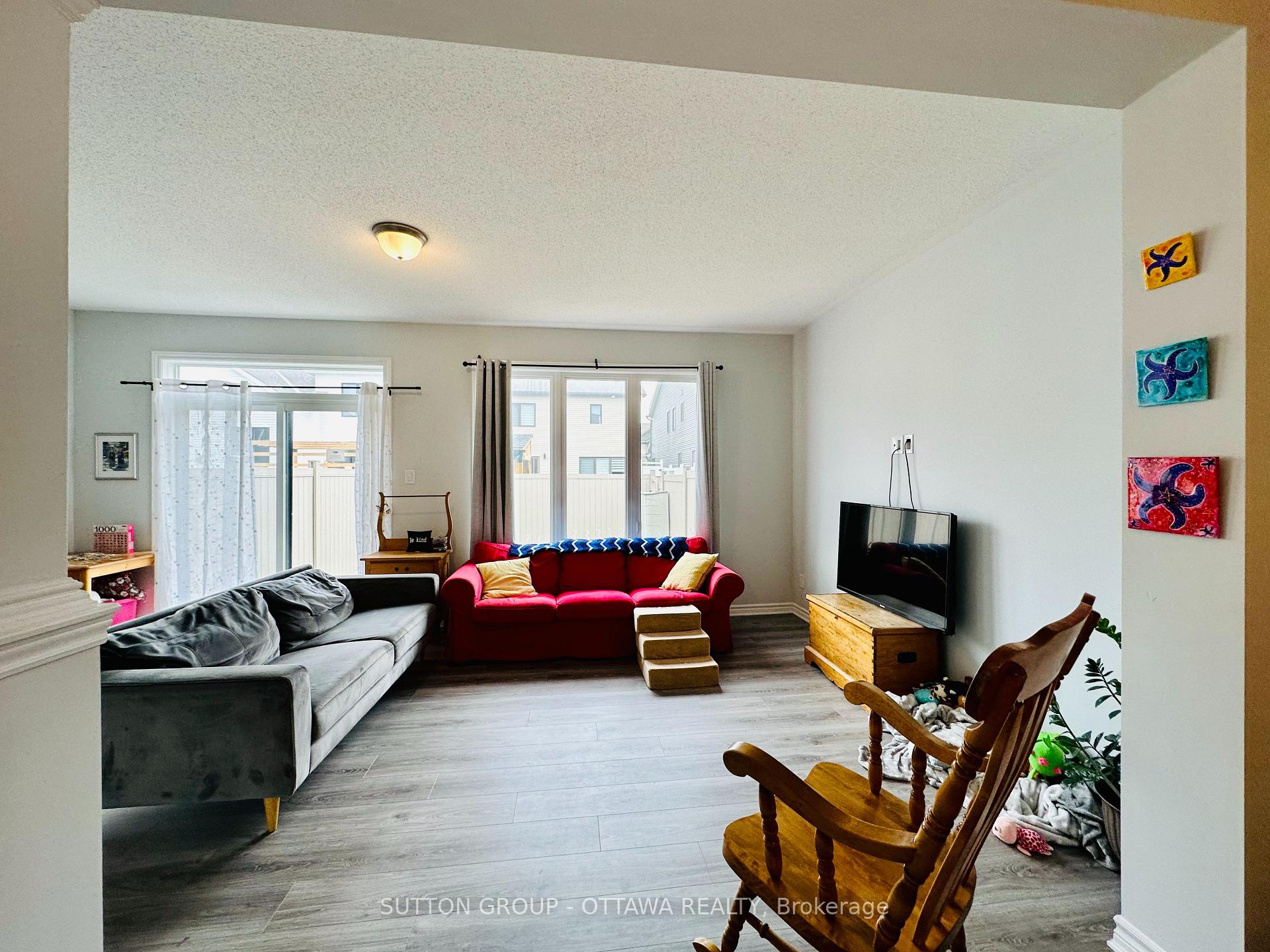 Photo 5 of 534 Cope Drive, Ottawa, Kanata - Emerald Meadows/Trailwest — HOMEH