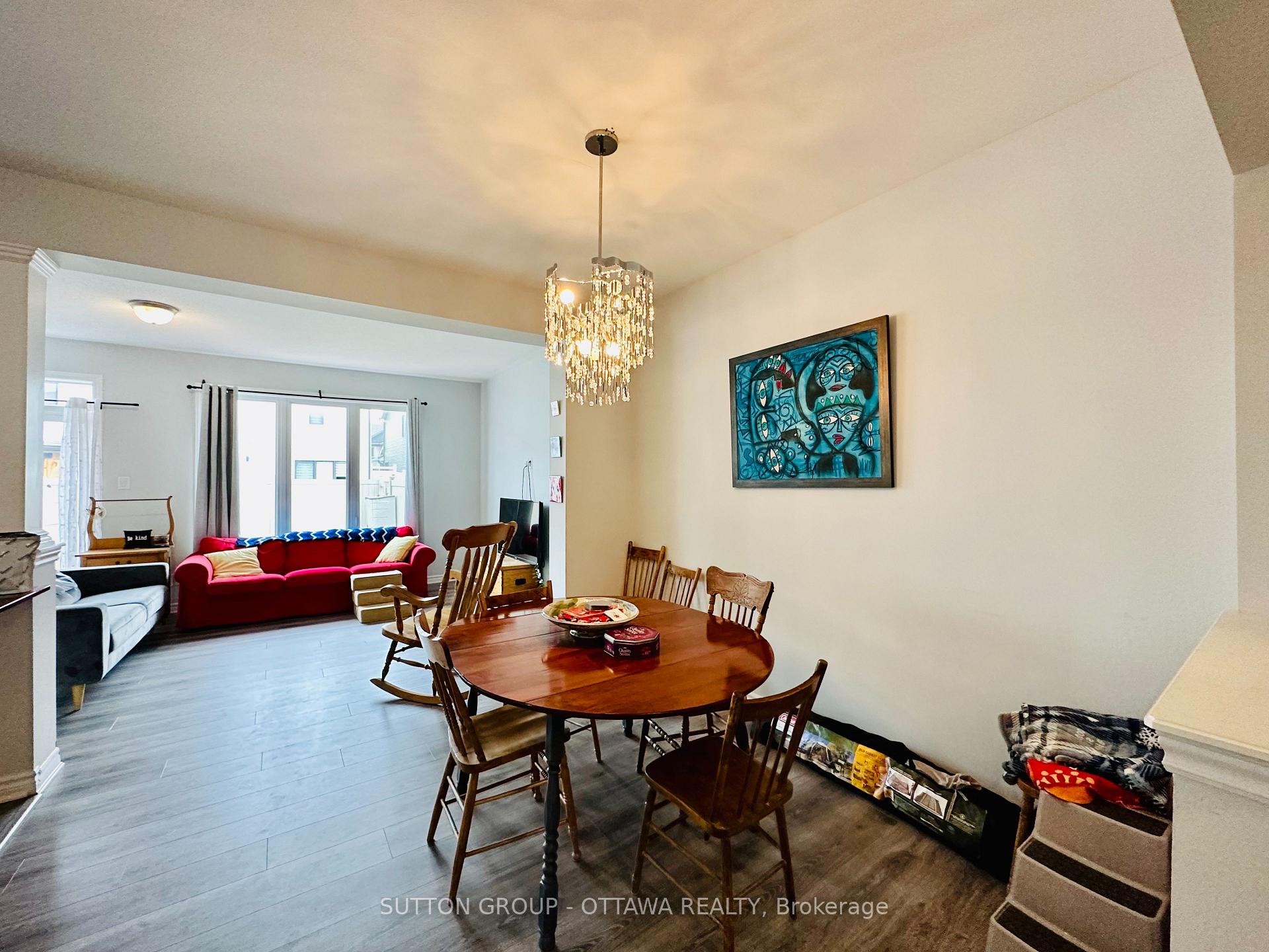 Photo 8 of 534 Cope Drive, Ottawa, Kanata - Emerald Meadows/Trailwest — HOMEH