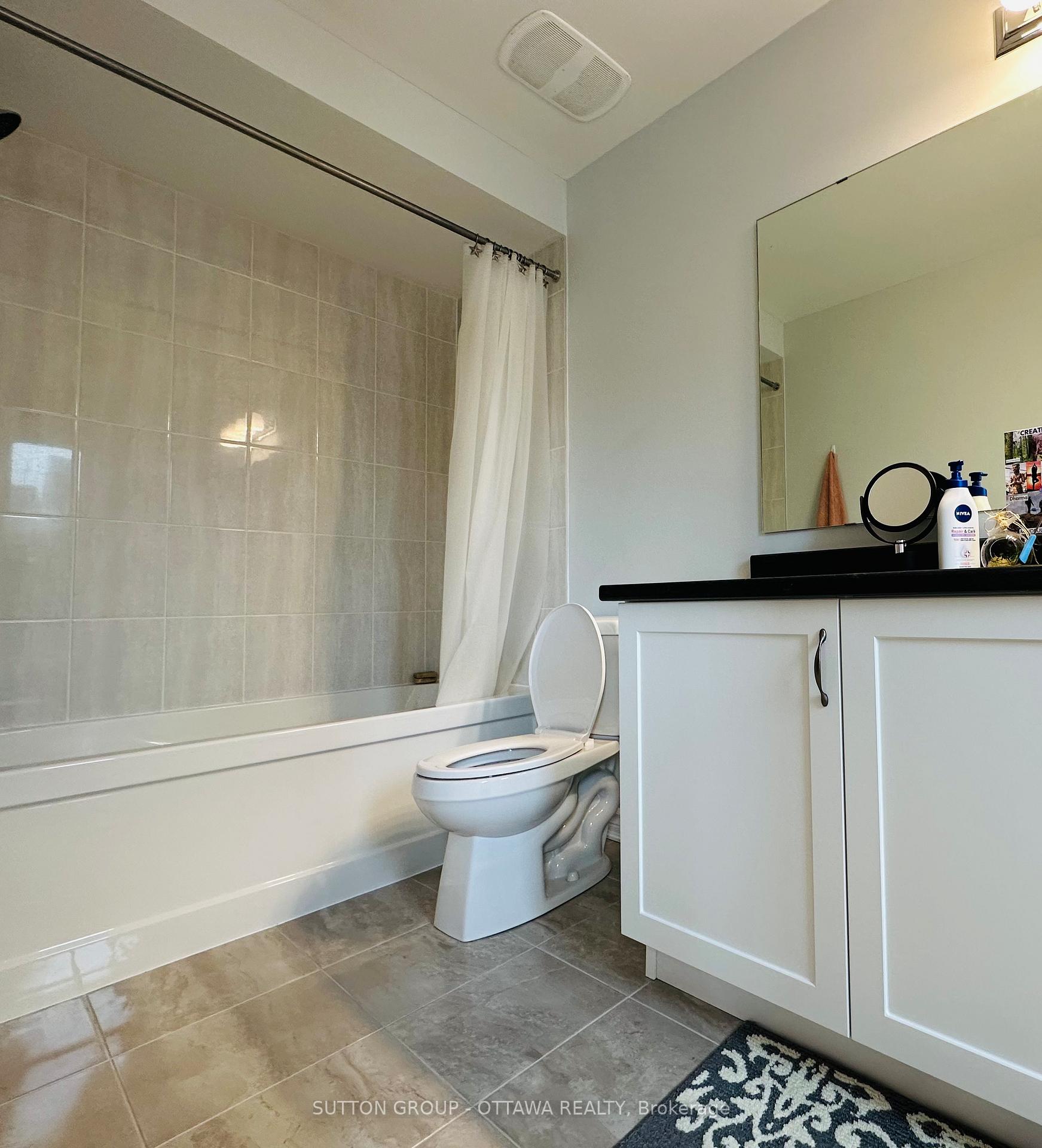 Photo 18 of 534 Cope Drive, Ottawa, Kanata - Emerald Meadows/Trailwest — HOMEH