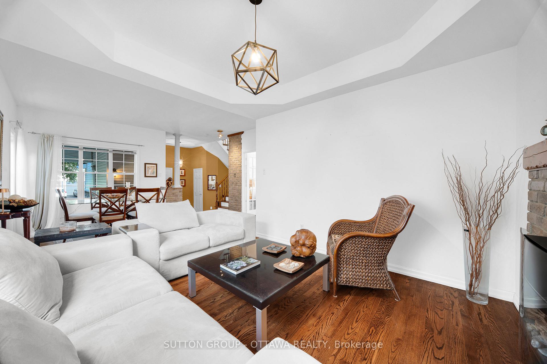Photo 13 of 22 Insmill Crescent, Ottawa, Kanata - Kanata Lakes/Heritage Hills — HOMEH
