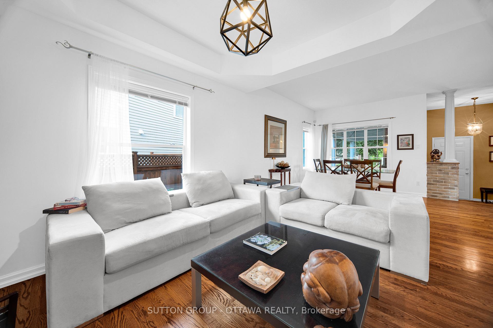 Photo 14 of 22 Insmill Crescent, Ottawa, Kanata - Kanata Lakes/Heritage Hills — HOMEH