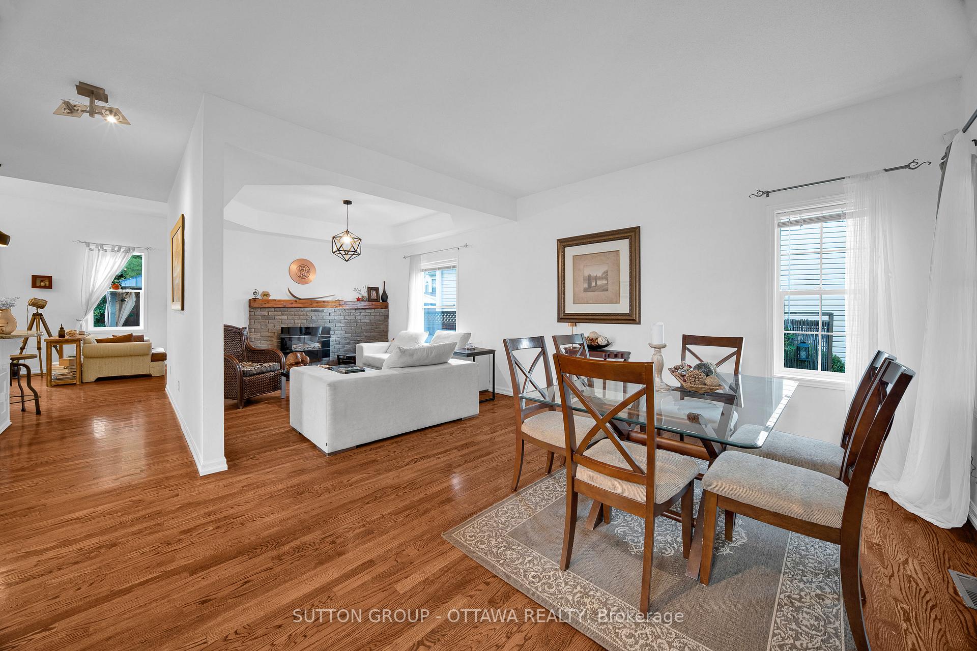 Photo 15 of 22 Insmill Crescent, Ottawa, Kanata - Kanata Lakes/Heritage Hills — HOMEH