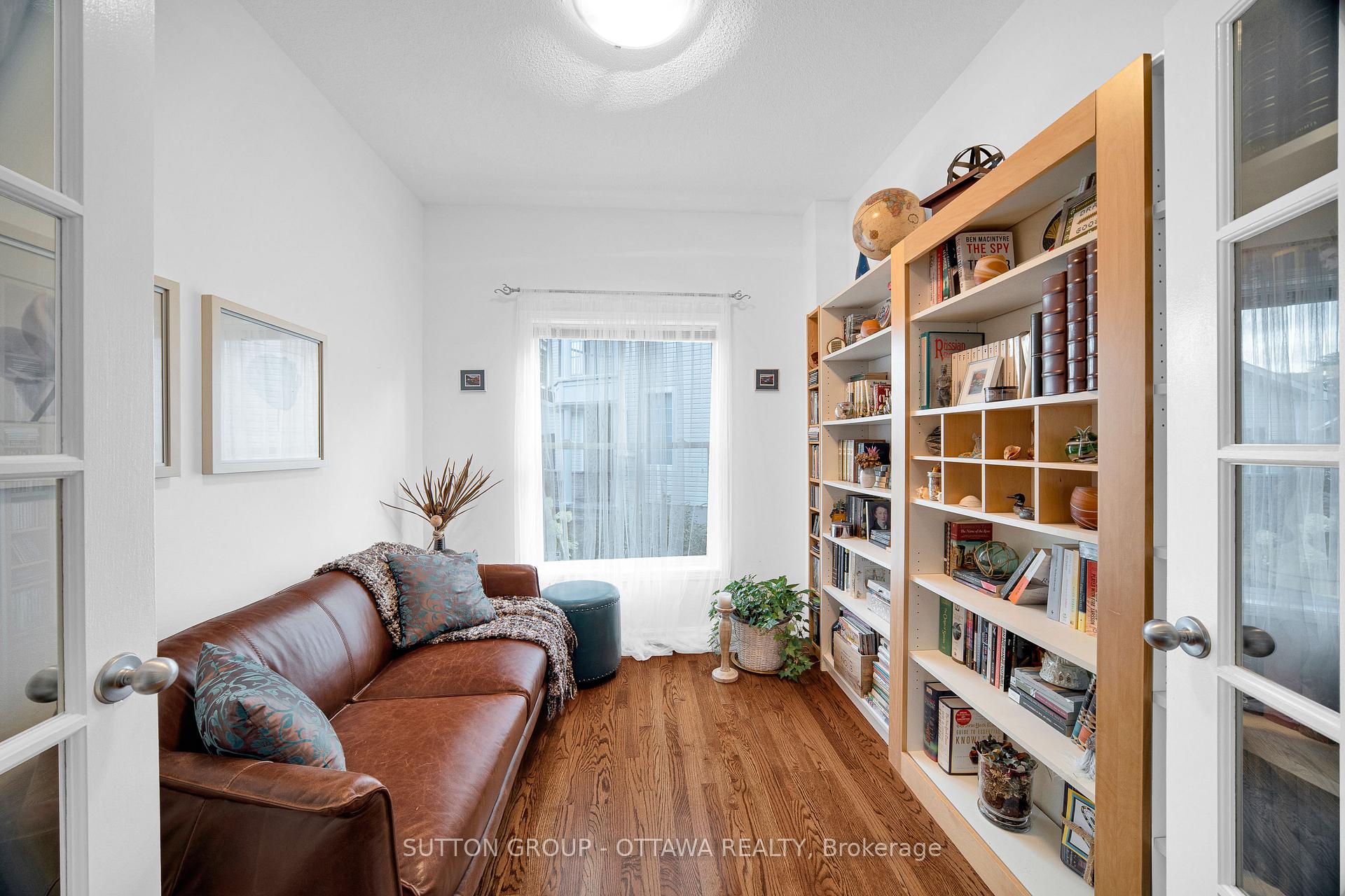 Photo 18 of 22 Insmill Crescent, Ottawa, Kanata - Kanata Lakes/Heritage Hills — HOMEH