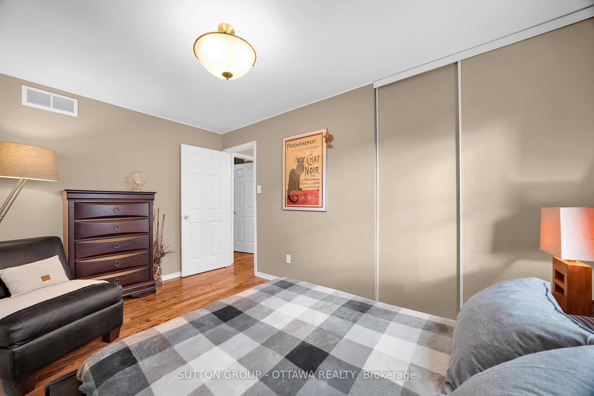Photo 34 of 22 Insmill Crescent, Ottawa, Kanata - Kanata Lakes/Heritage Hills — HOMEH