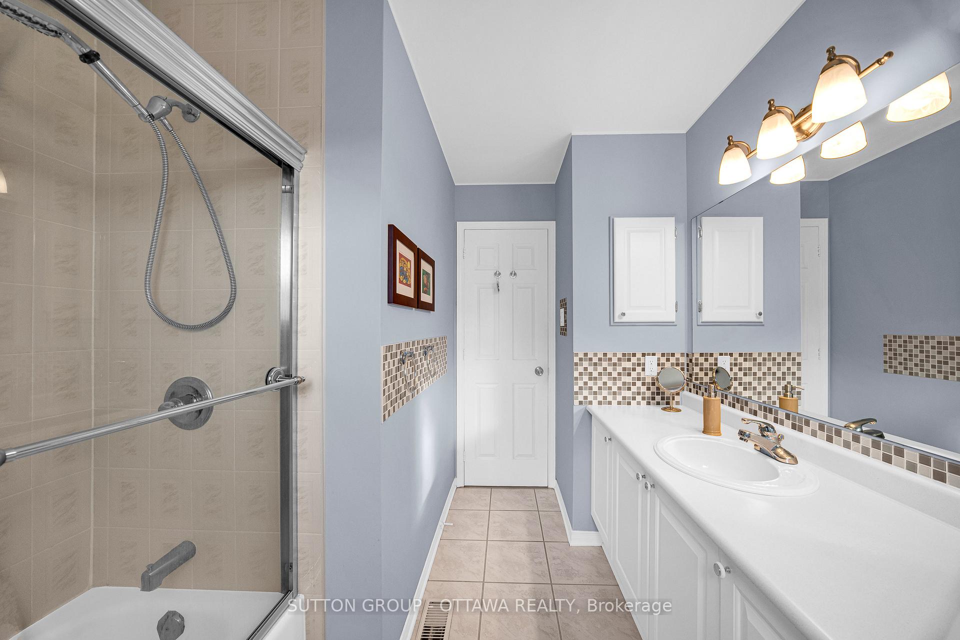 Photo 36 of 22 Insmill Crescent, Ottawa, Kanata - Kanata Lakes/Heritage Hills — HOMEH