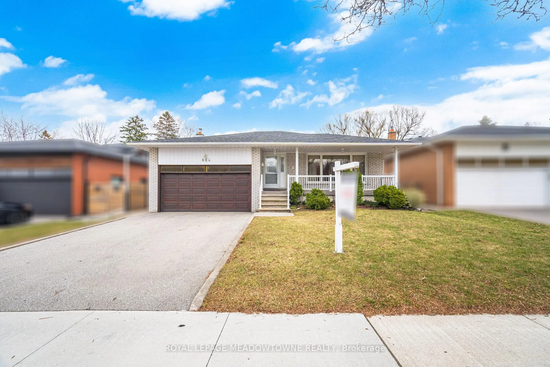 Photo 1 of 854 Runningbrook Drive, Mississauga, Applewood — HOMEH