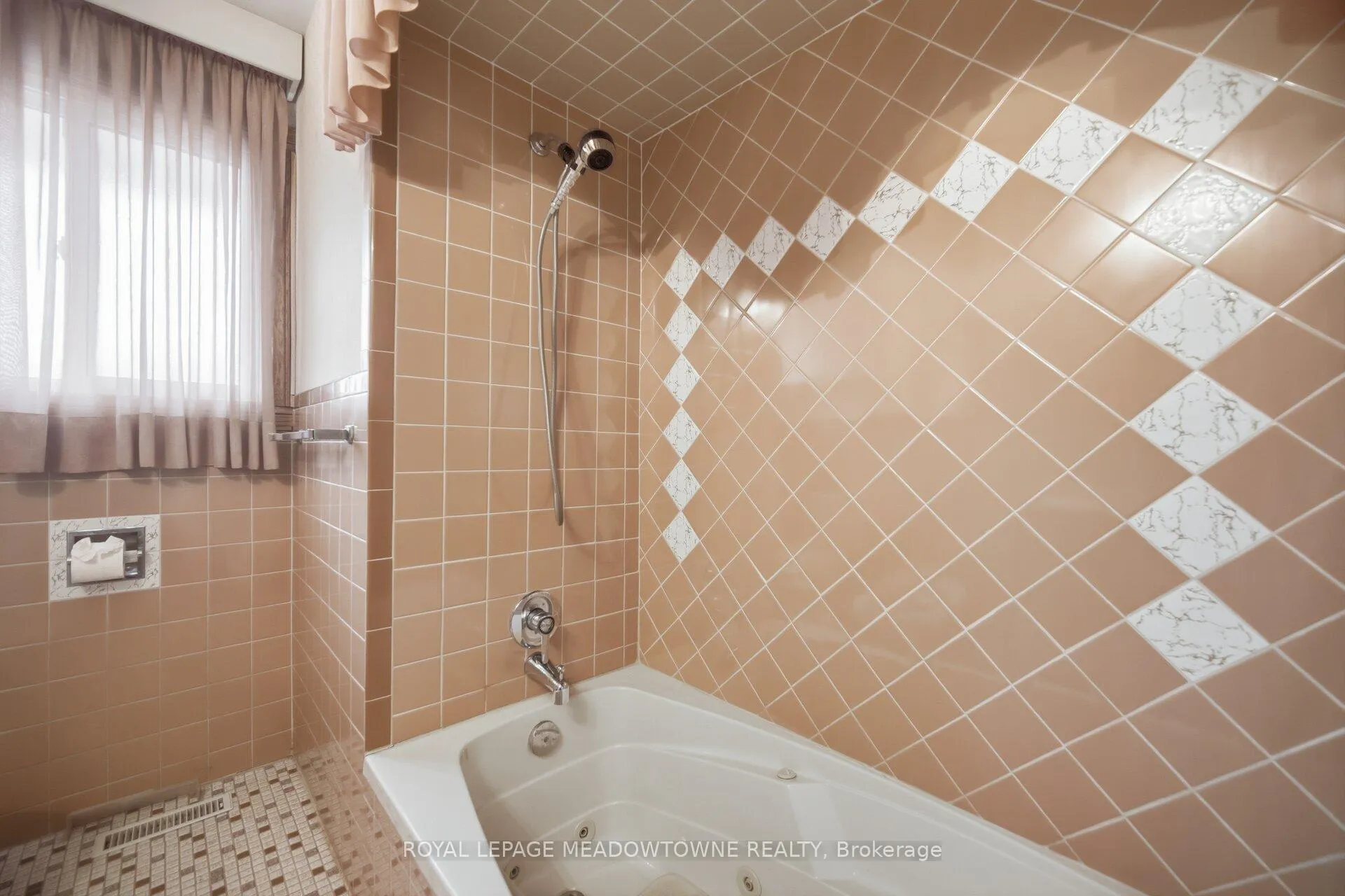 Photo 14 of 854 Runningbrook Drive, Mississauga, Applewood — HOMEH