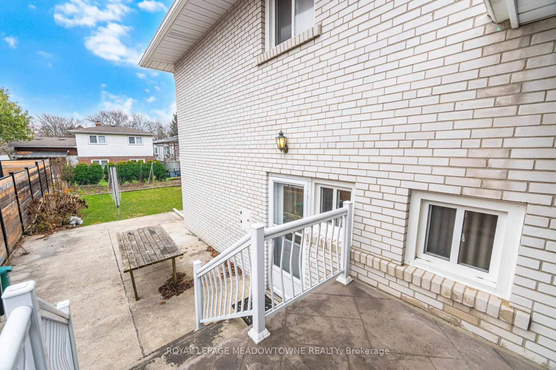 Photo 24 of 854 Runningbrook Drive, Mississauga, Applewood — HOMEH