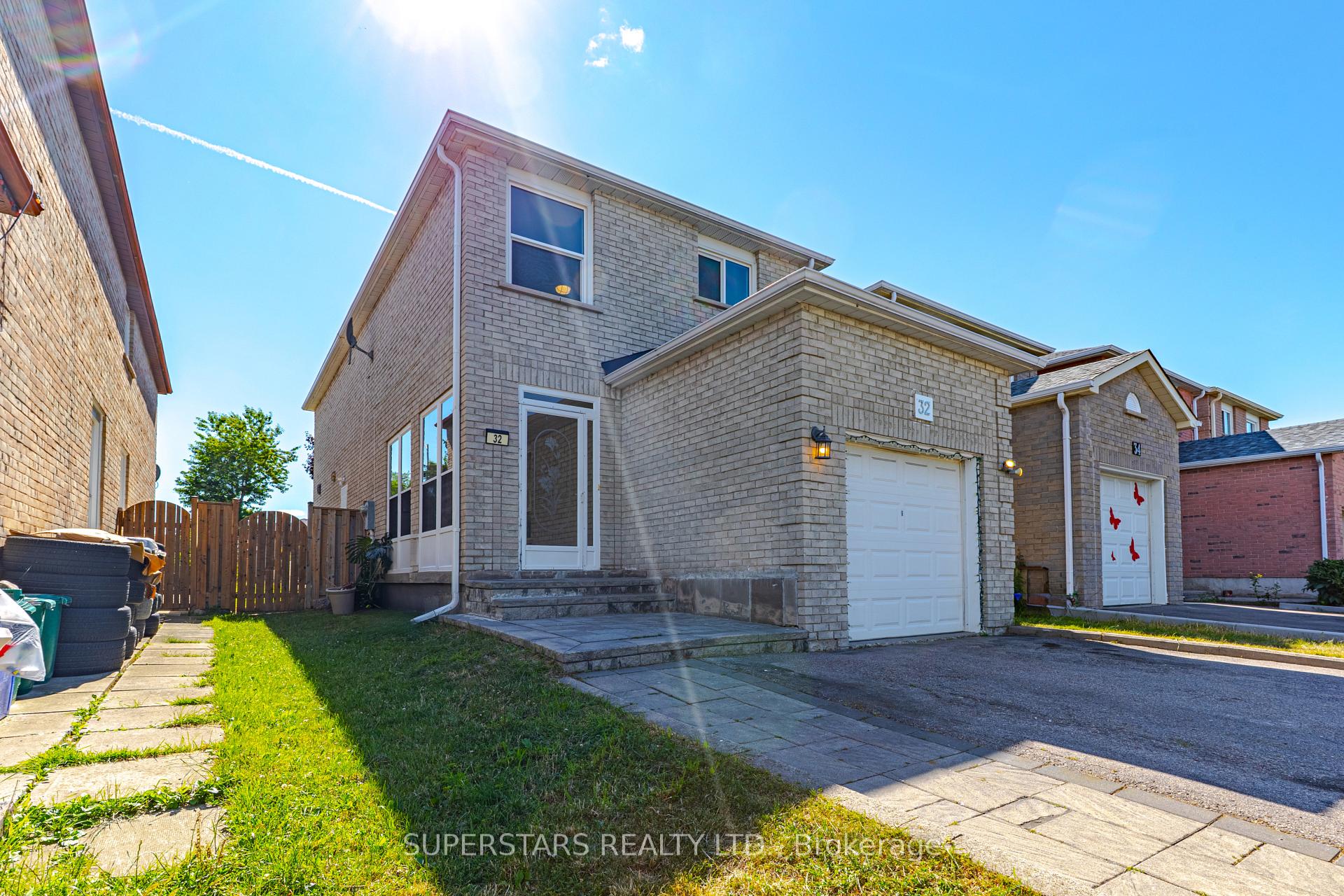 Photo 2 of 32 Neeland Road, Markham, Milliken Mills East — HOMEH